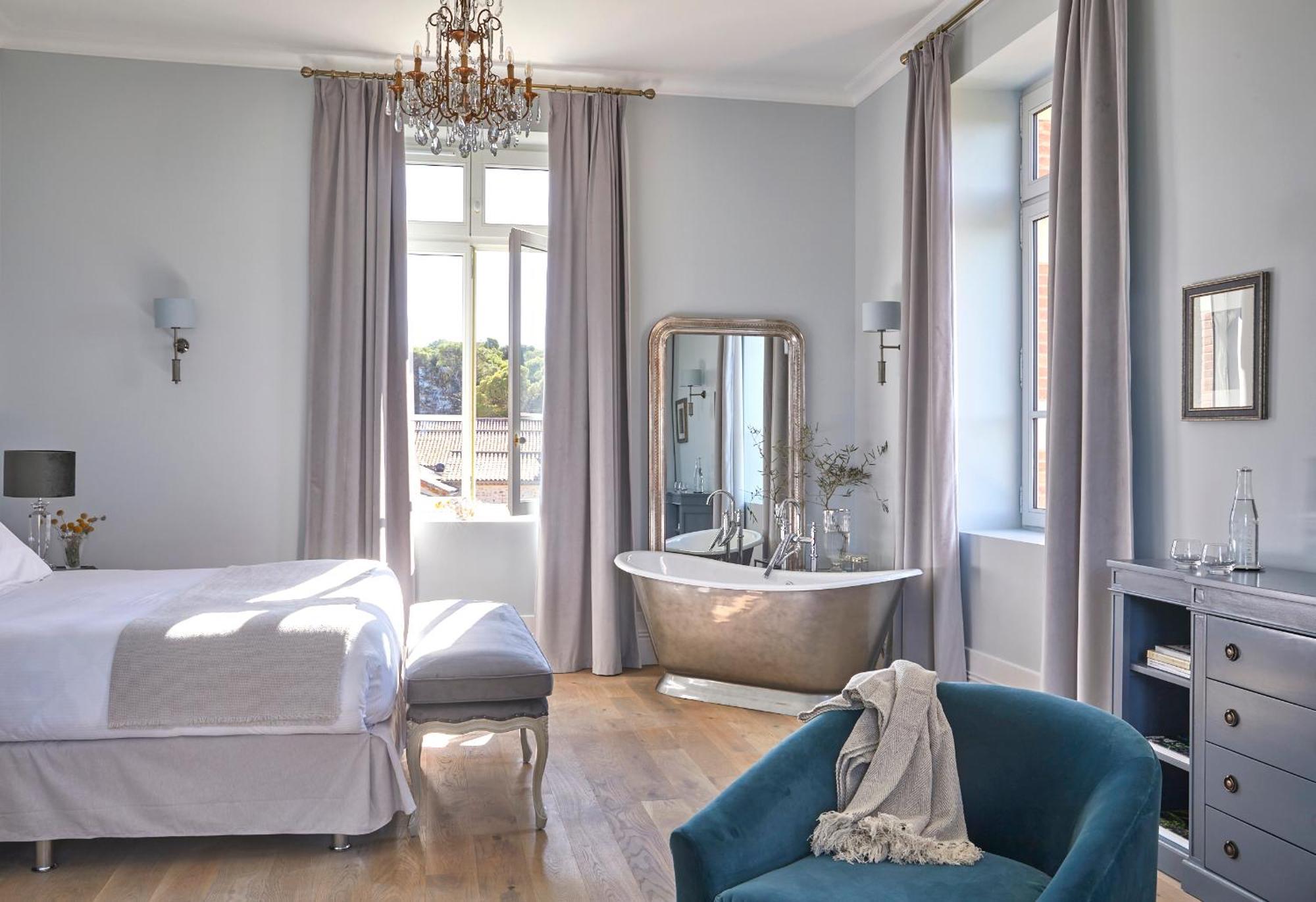 Deluxe King Suite,1593885103:JPEG