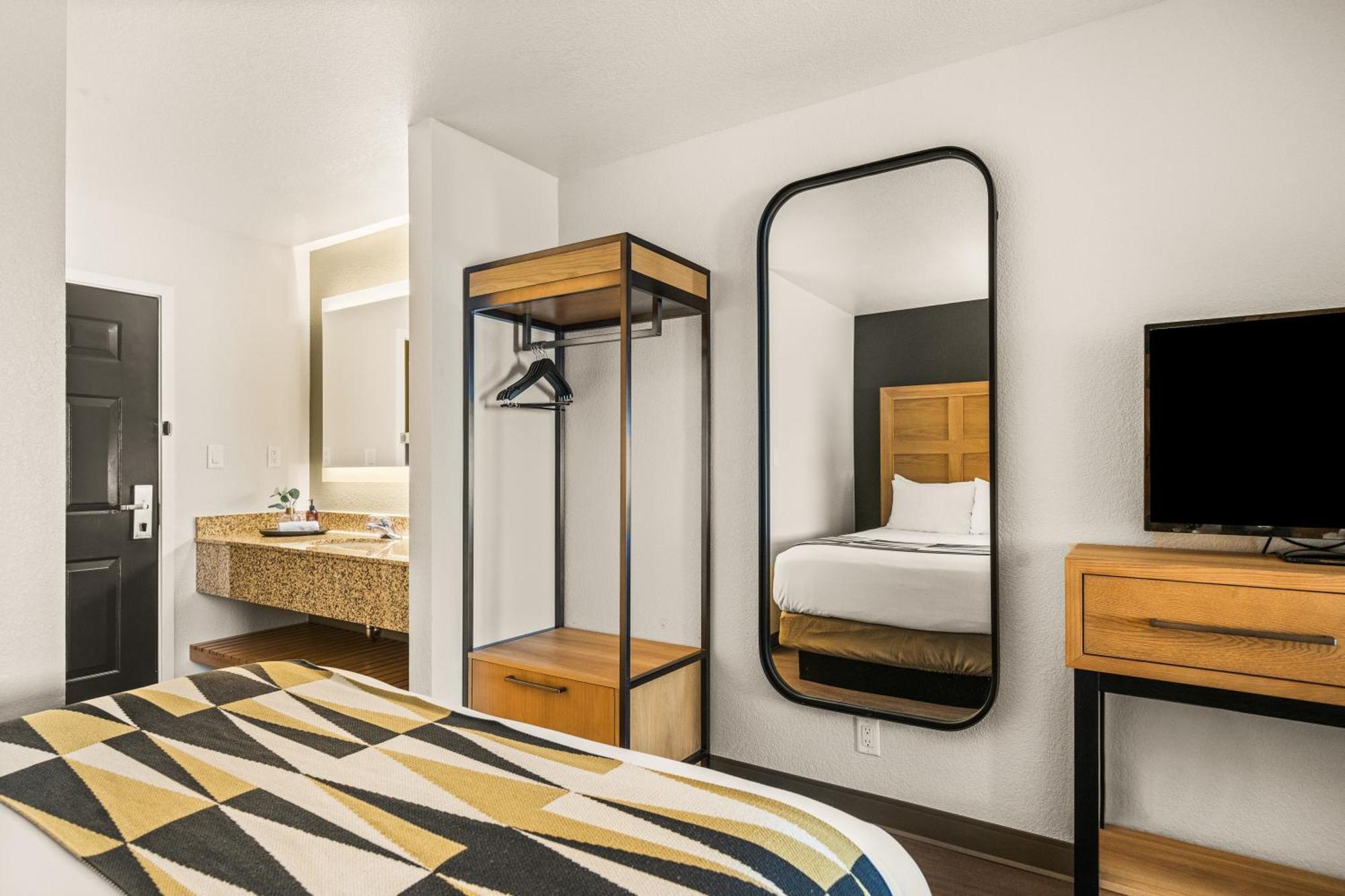 Executive 2 Queen Suite