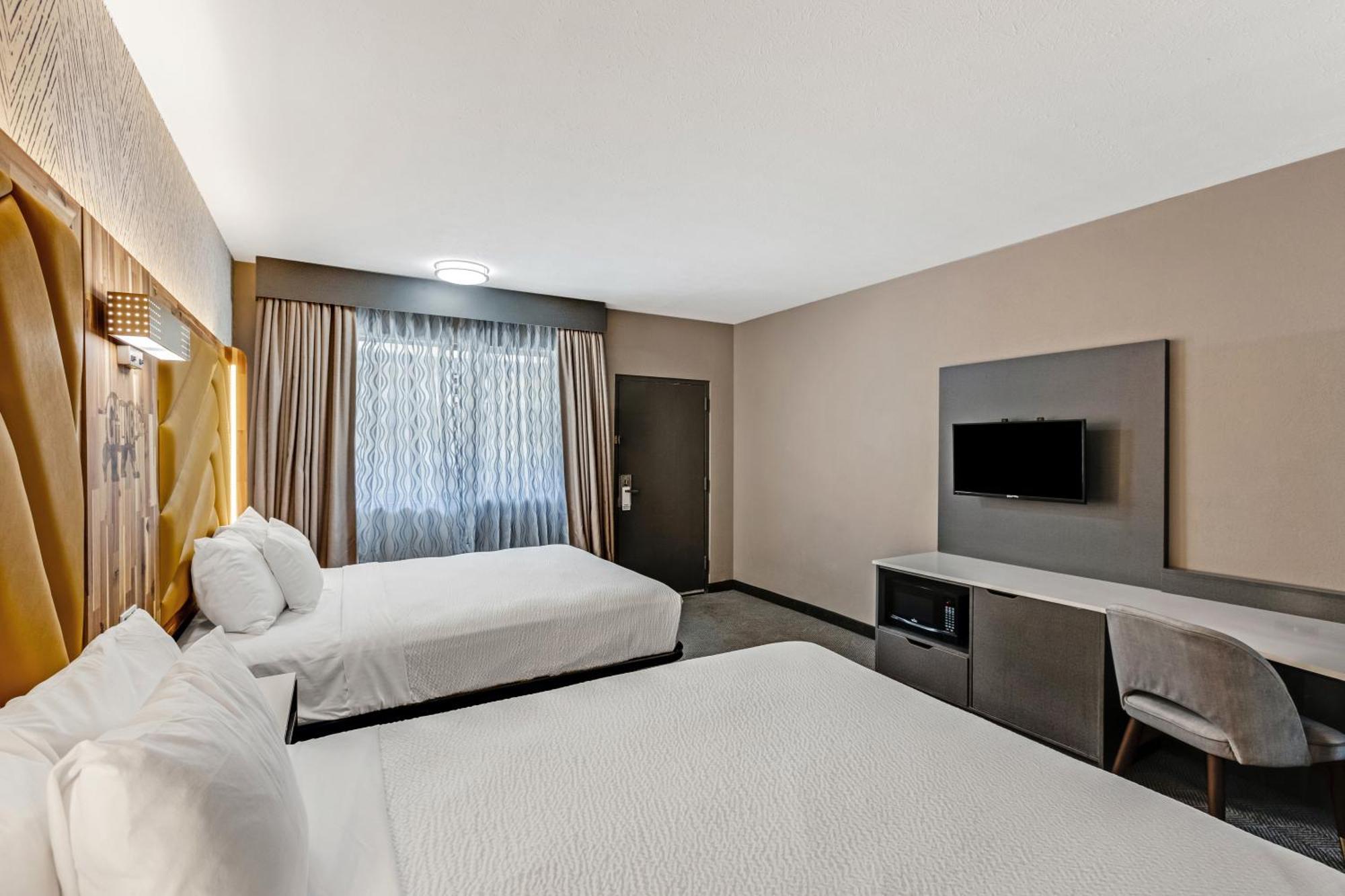 Deluxe Queen Room Two Queen Beds Non-Smoking