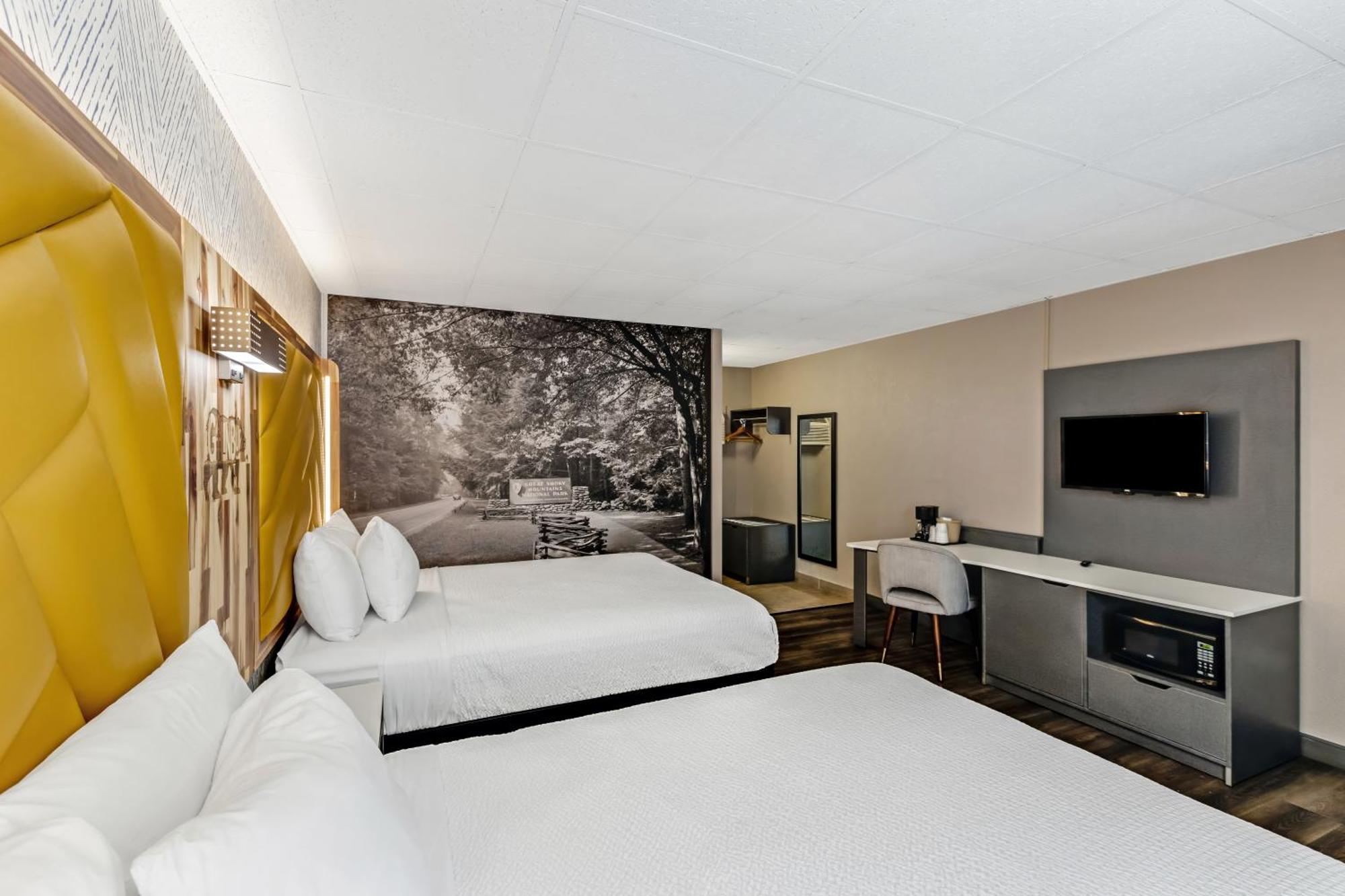 Deluxe Queen Room Two Queen Beds Non-Smoking