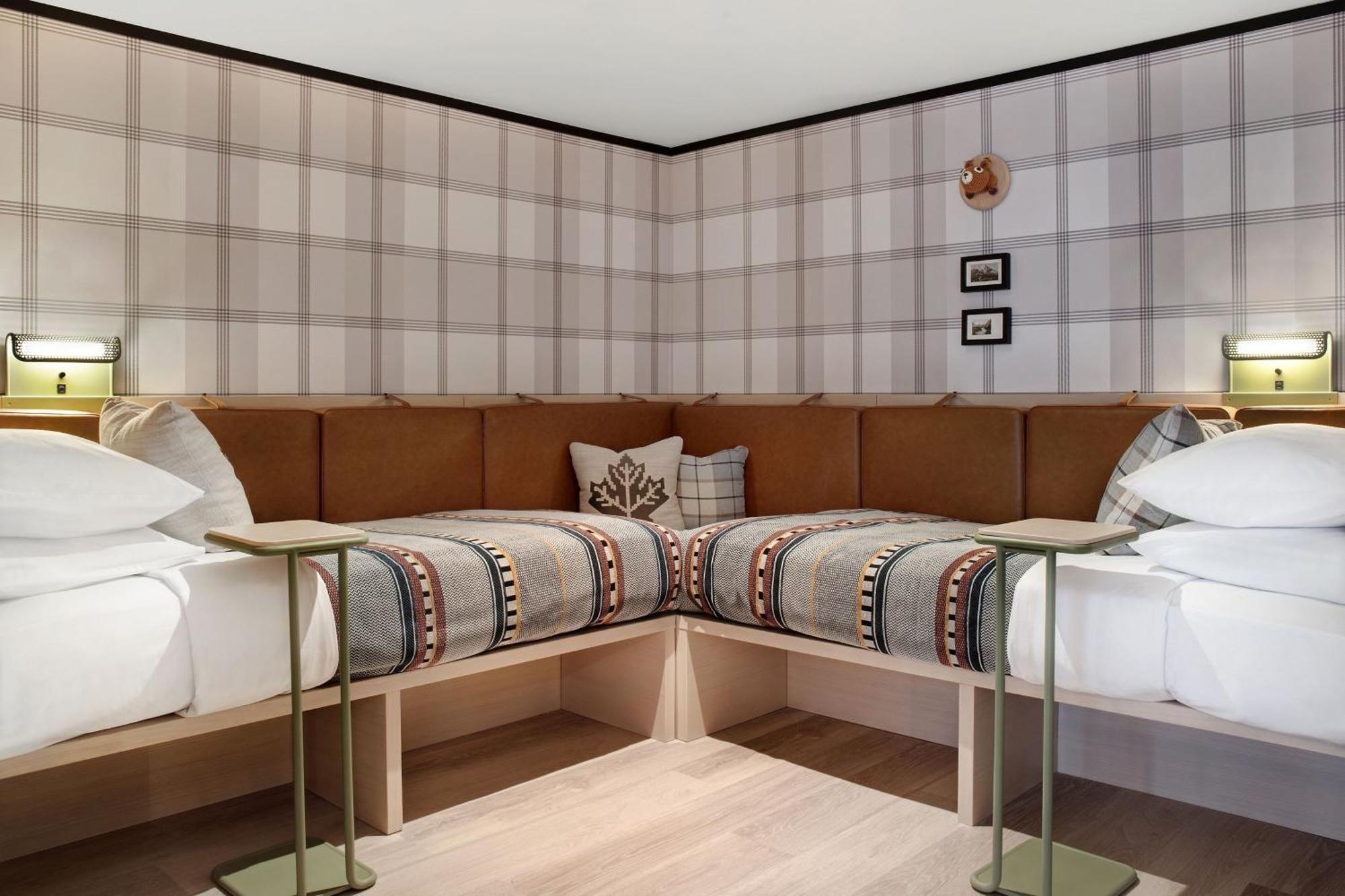 Triple Room One King Bed Two Single Beds