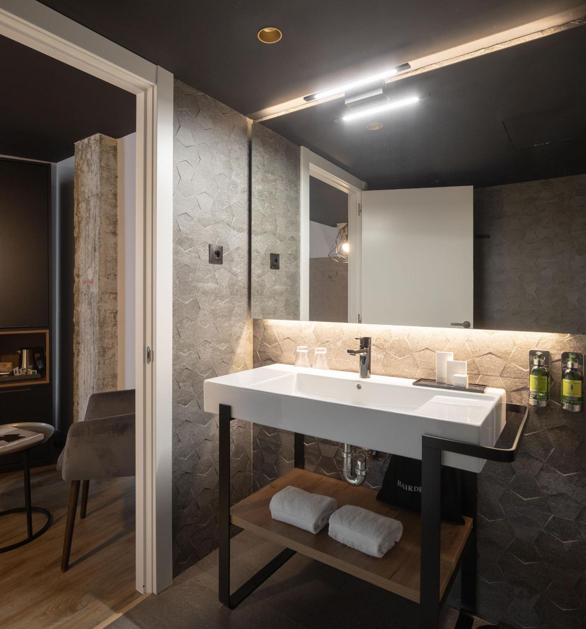 Double Room Street View