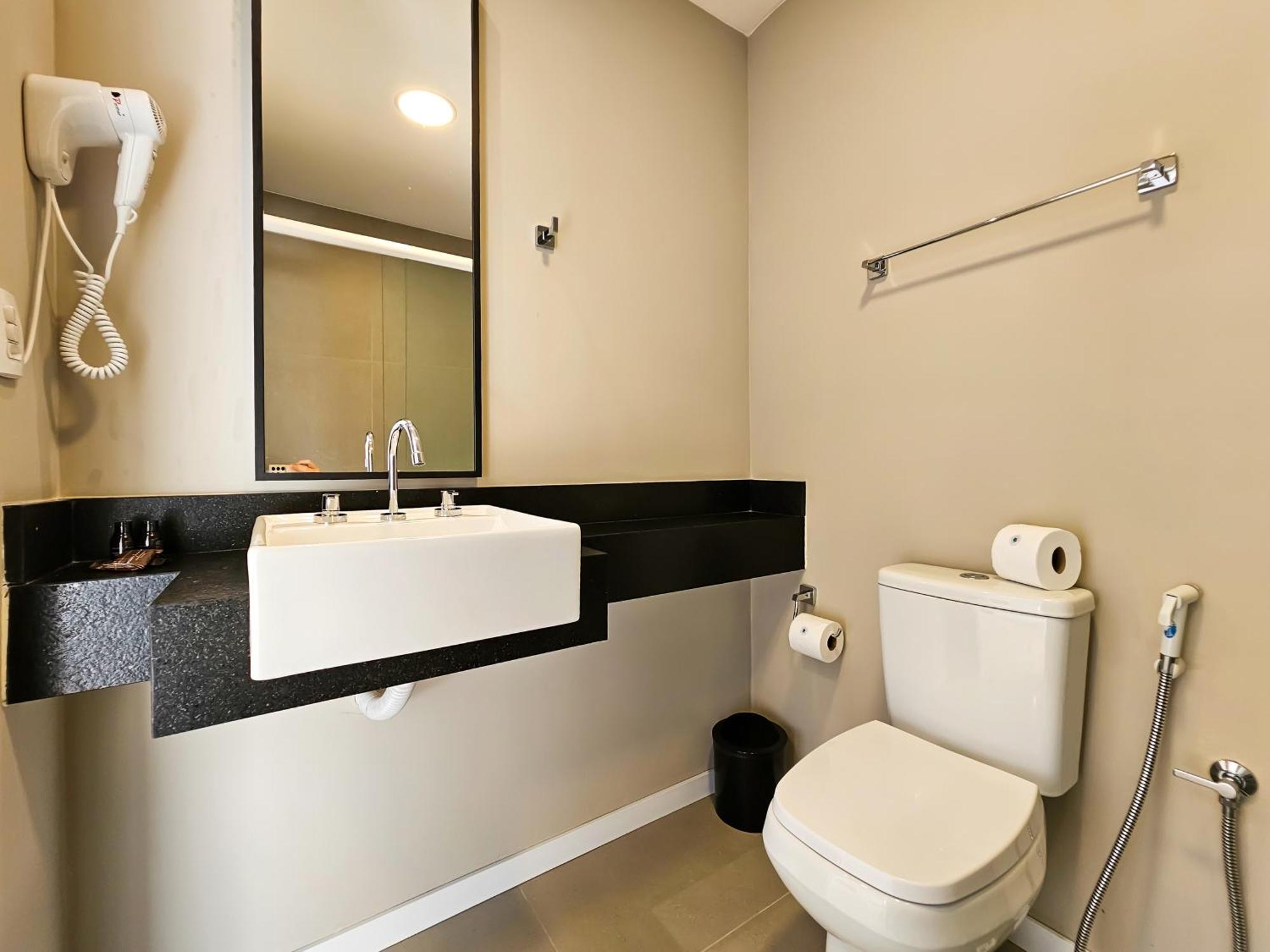 Double or Twin Room Private Bathroom