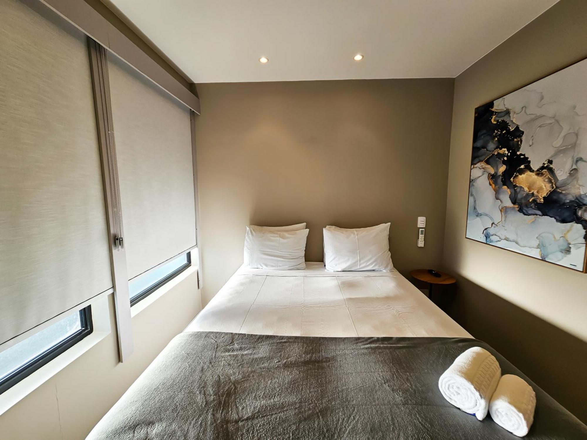 Double or Twin Room Private Bathroom