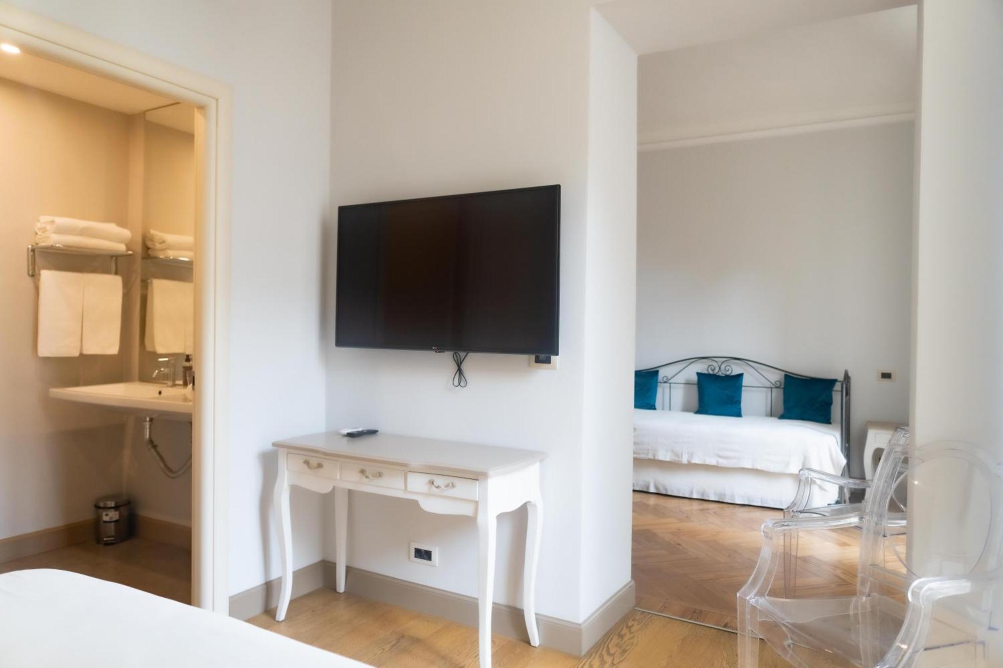Quadruple Room Private Bathroom