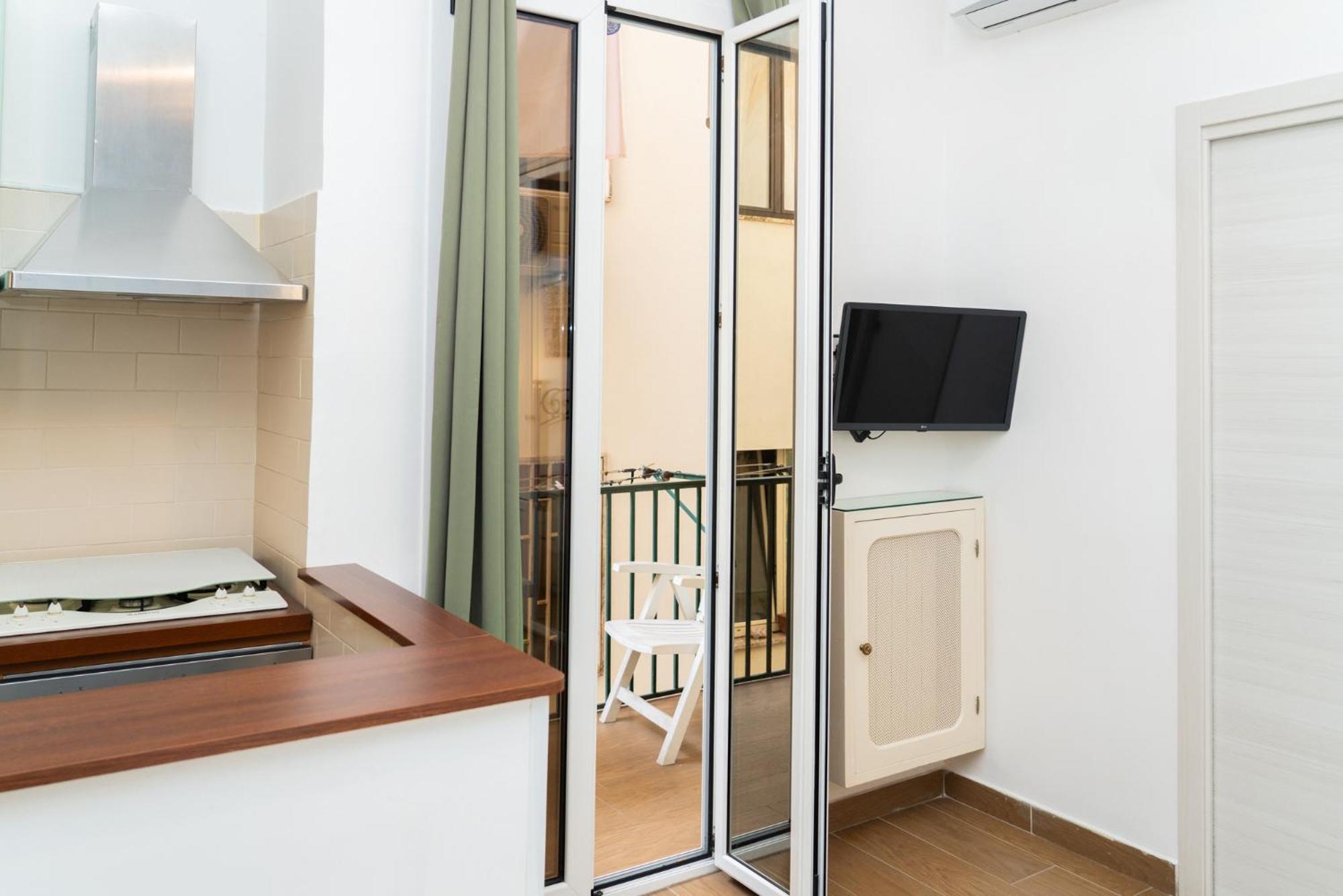 Deluxe Studio