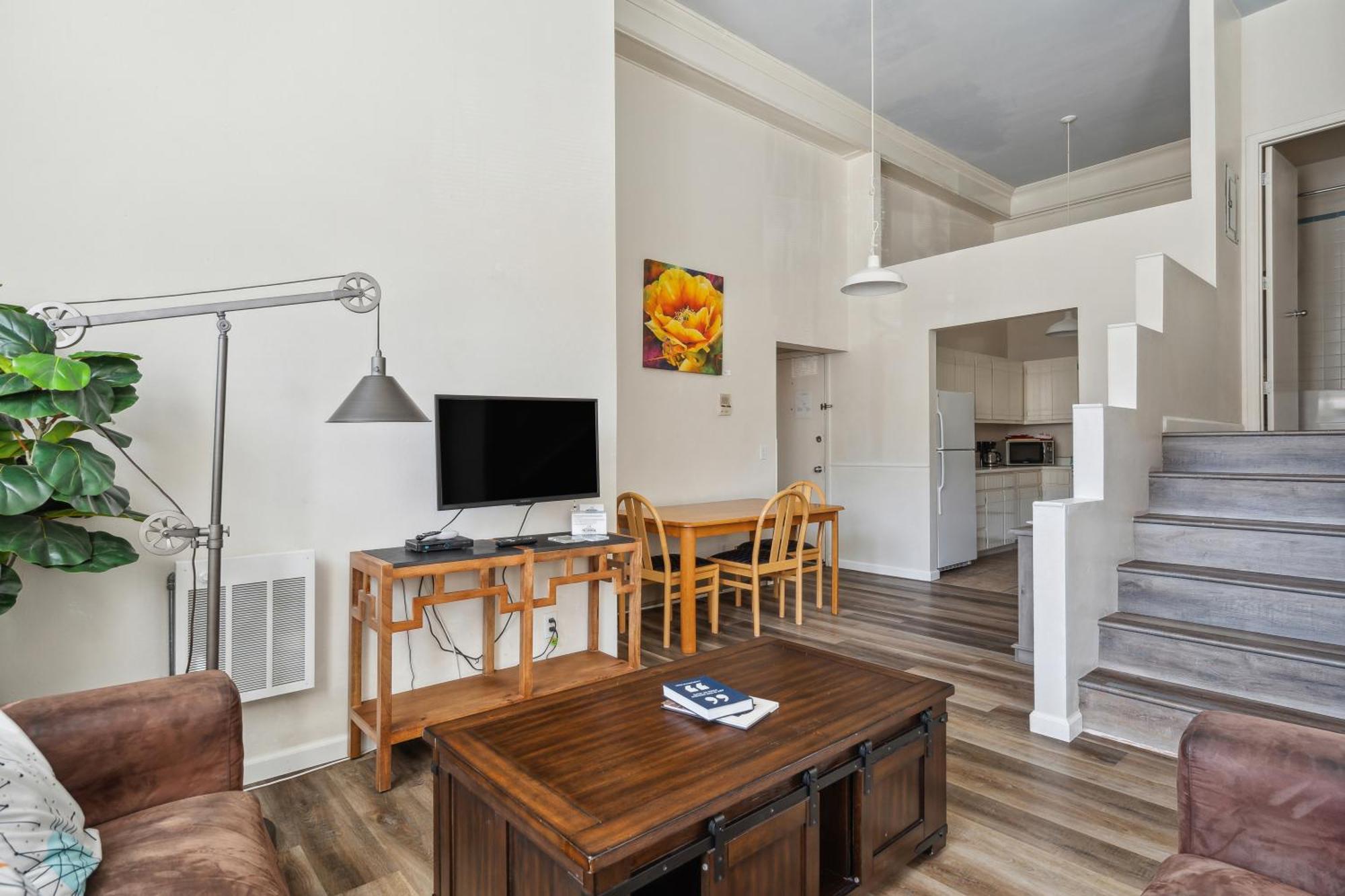 Deluxe Apartment