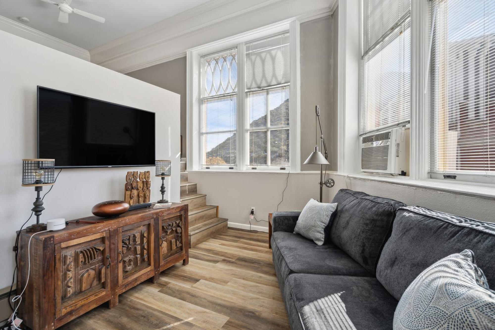 Deluxe Apartment