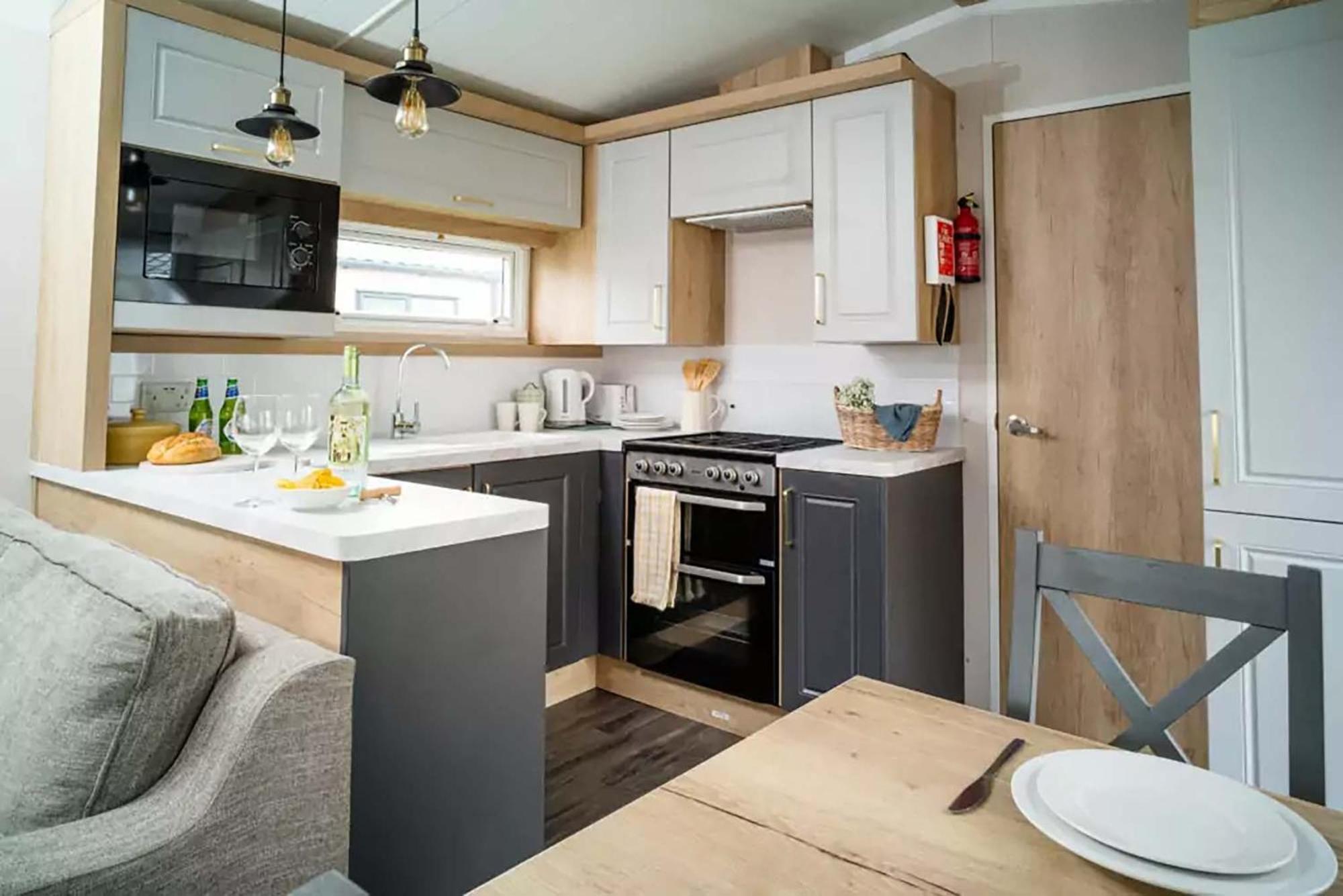 Pet friendly Gold Caravan 2 Bed