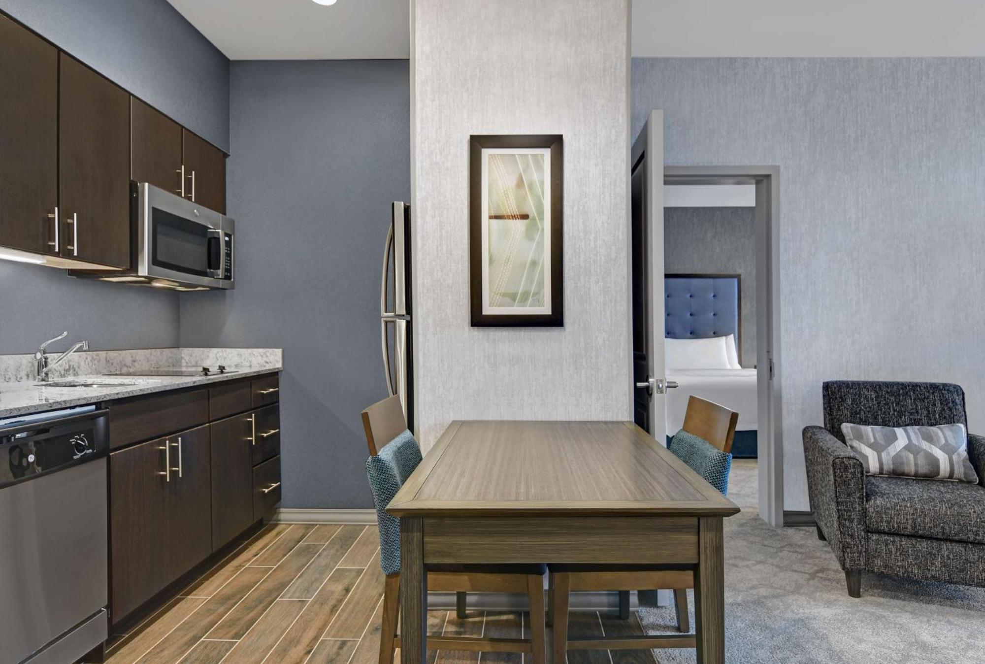 One-Bedroom King Suite Non-Smoking
