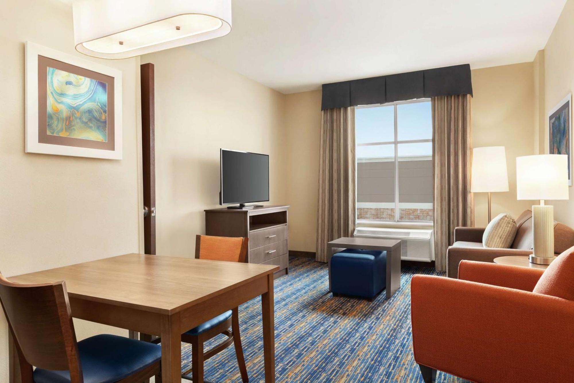One-Bedroom King Suite Non-Smoking