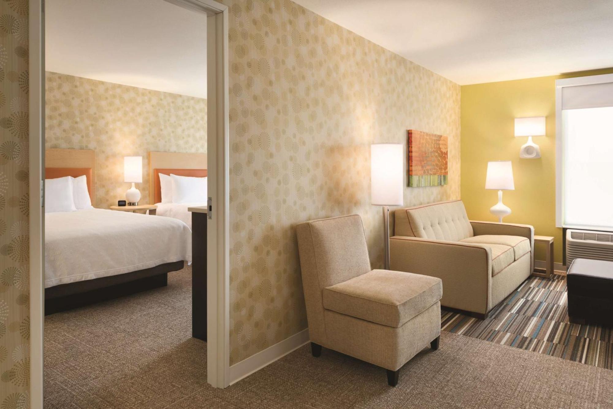 One-Bedroom Queen Suite Two Queen Beds Non-Smoking