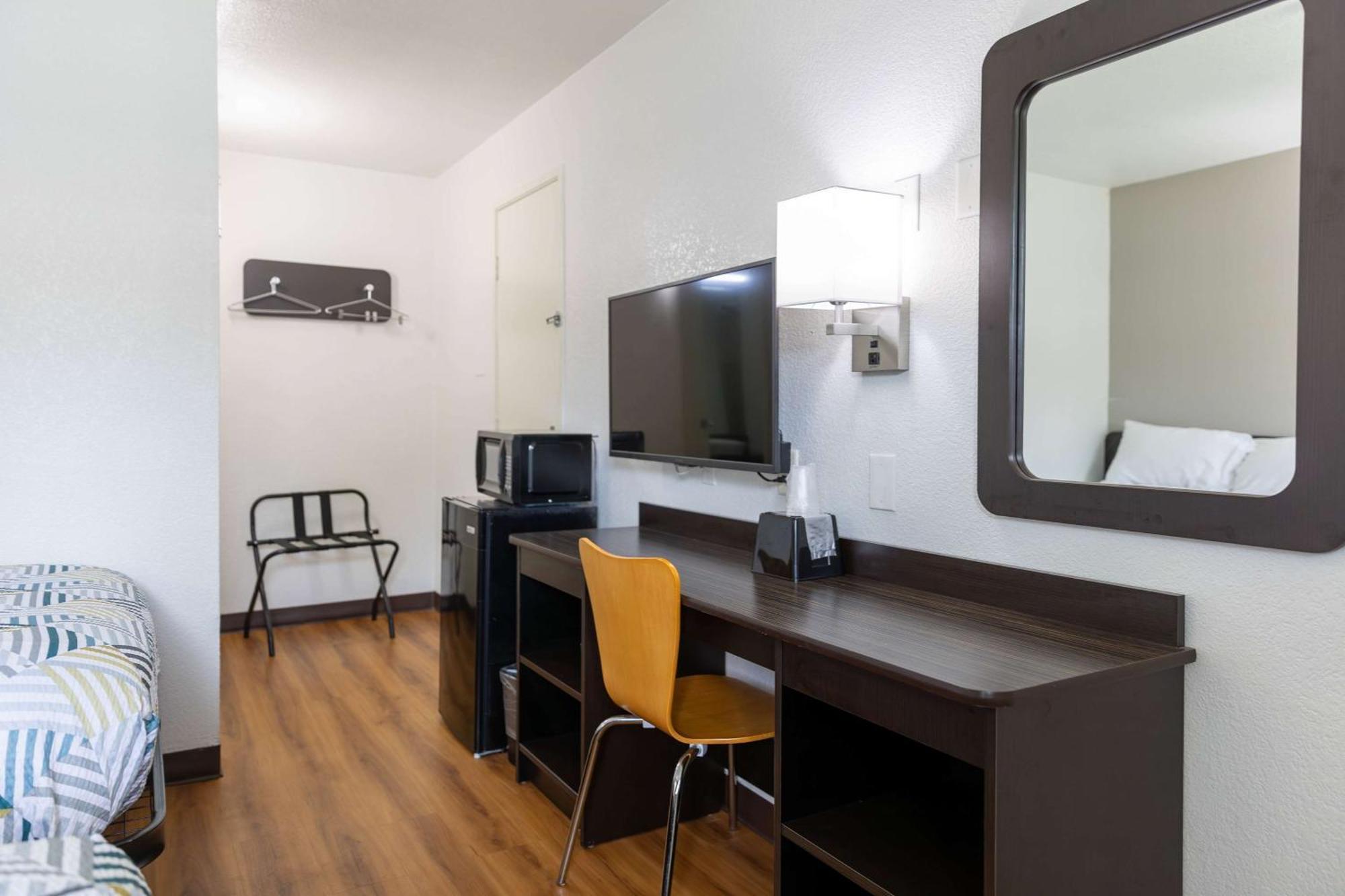 Deluxe Quadruple Room Non-Smoking
