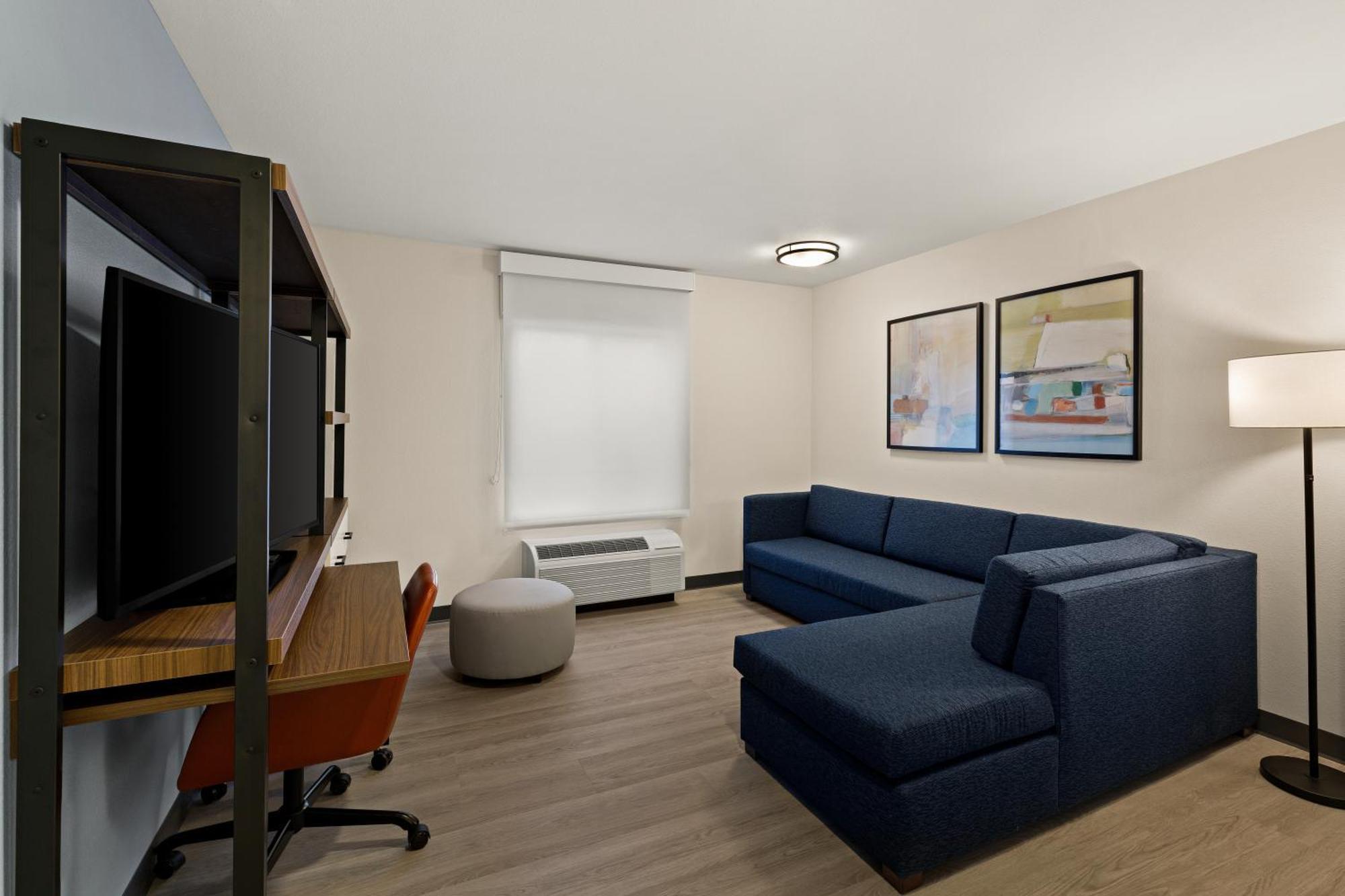 One Bedroom King Suite - Non Smoking