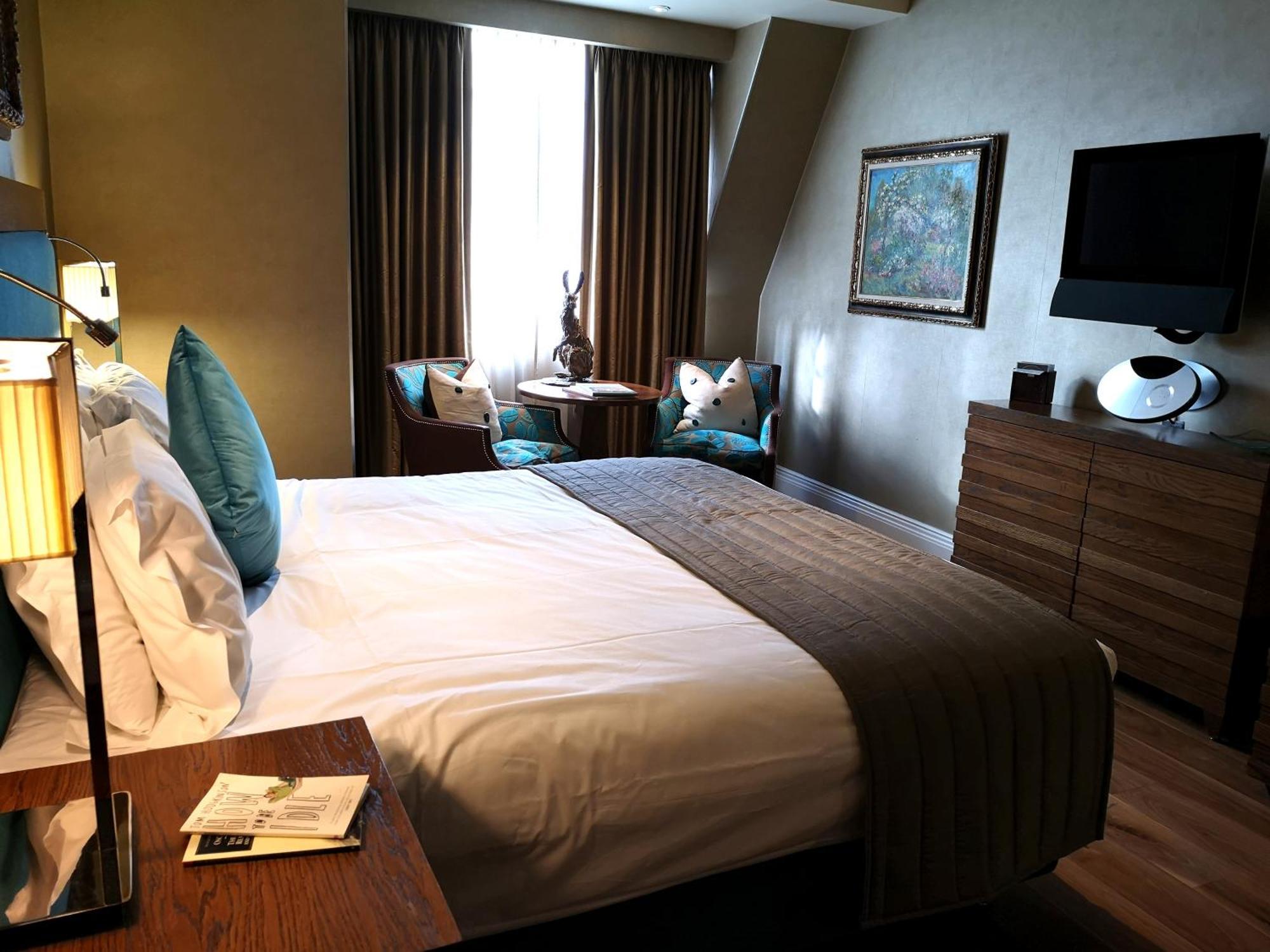Roseate Prime Suite