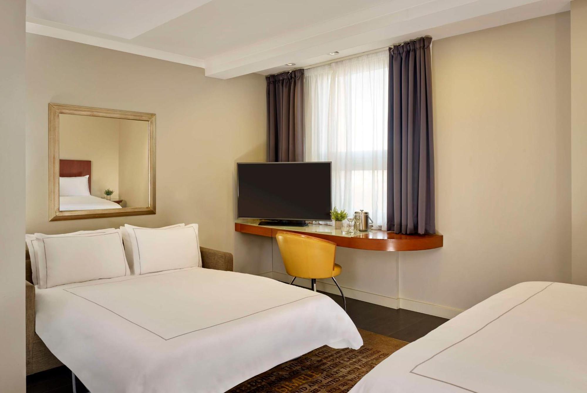 Executive King Room Sofa Bed