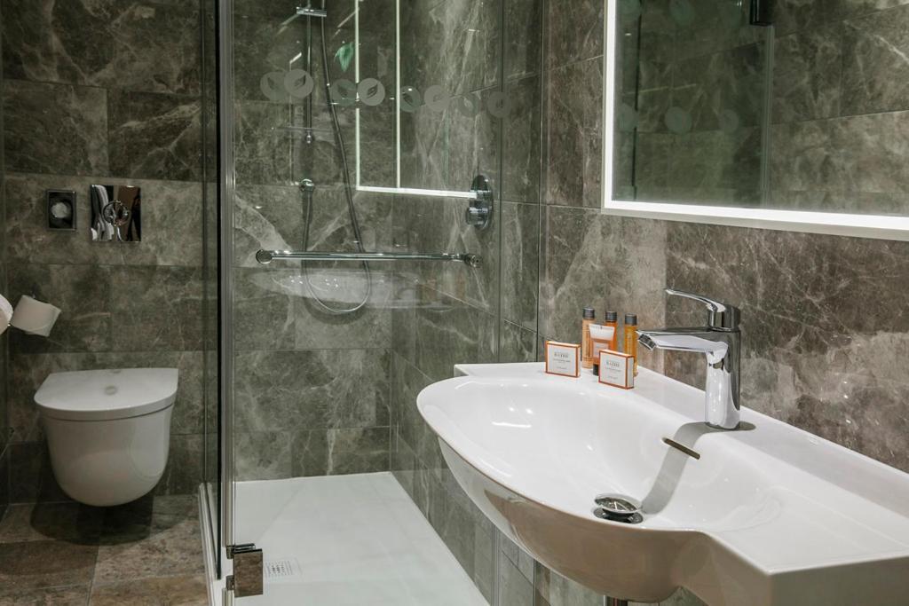 Premium King Room