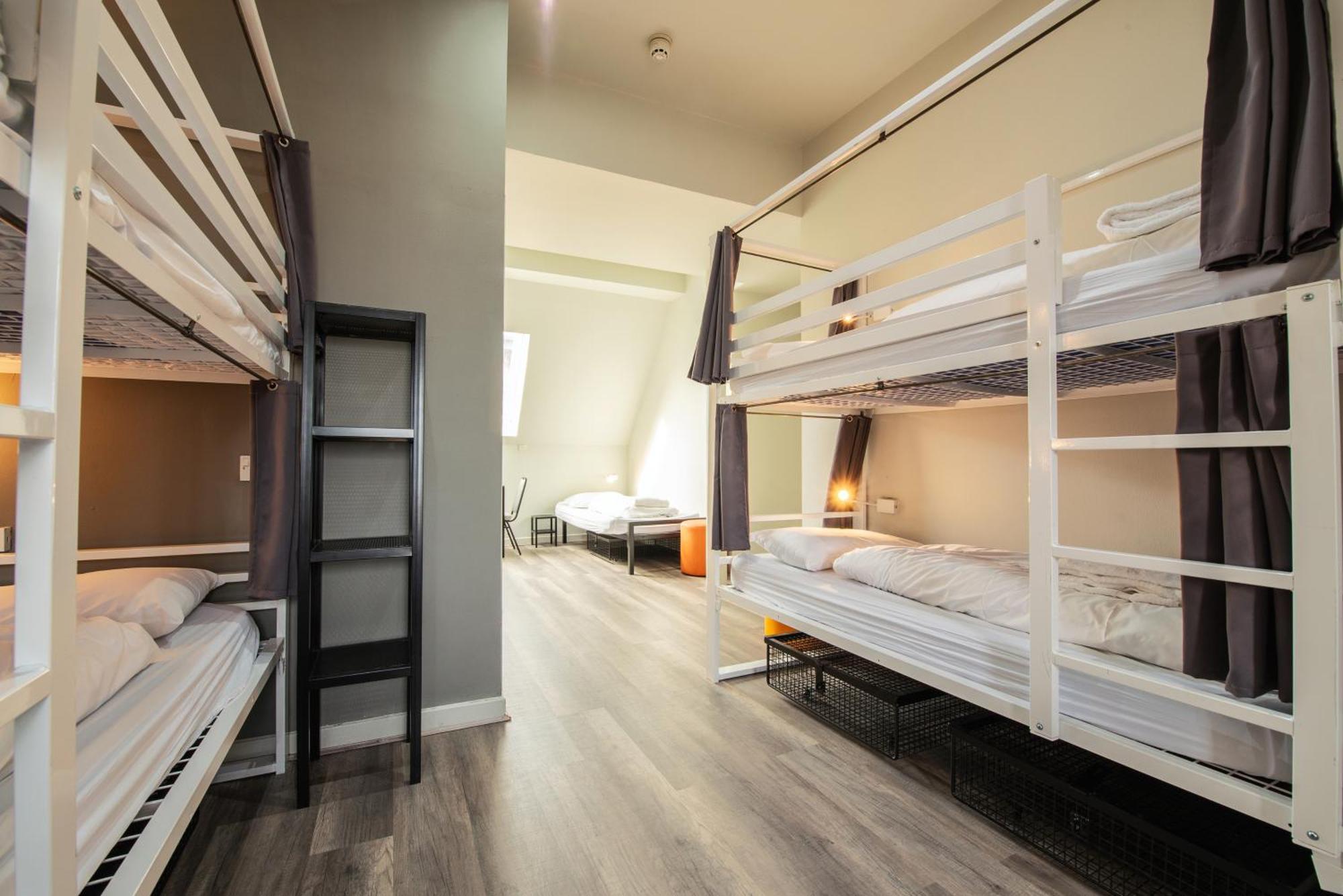 Bed 6-Bed Dormitory Room