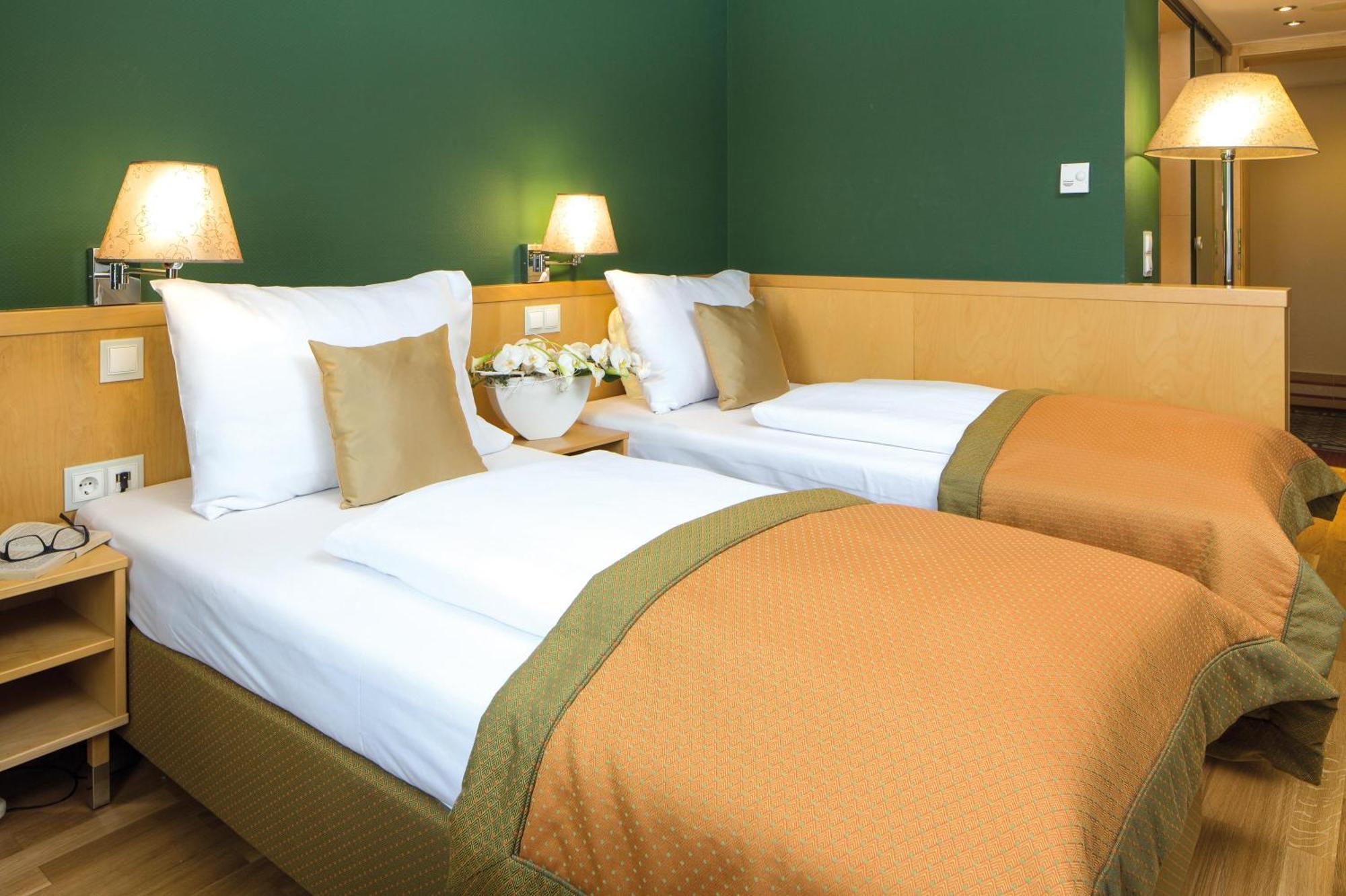 Camera Classic Doppia con Letti Singoli con Letto Supplementare