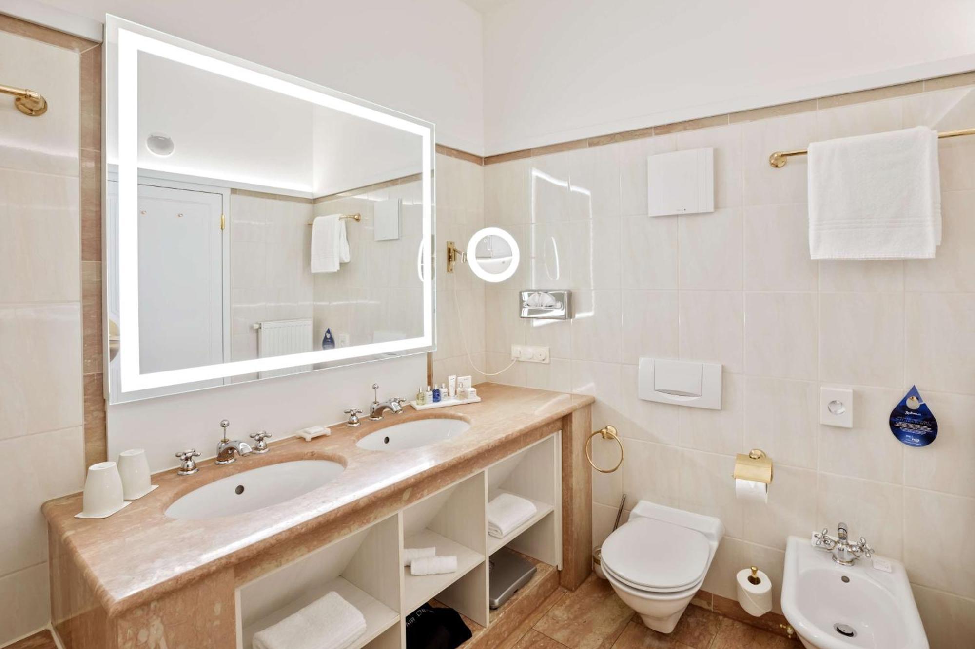 One-Bedroom Suite