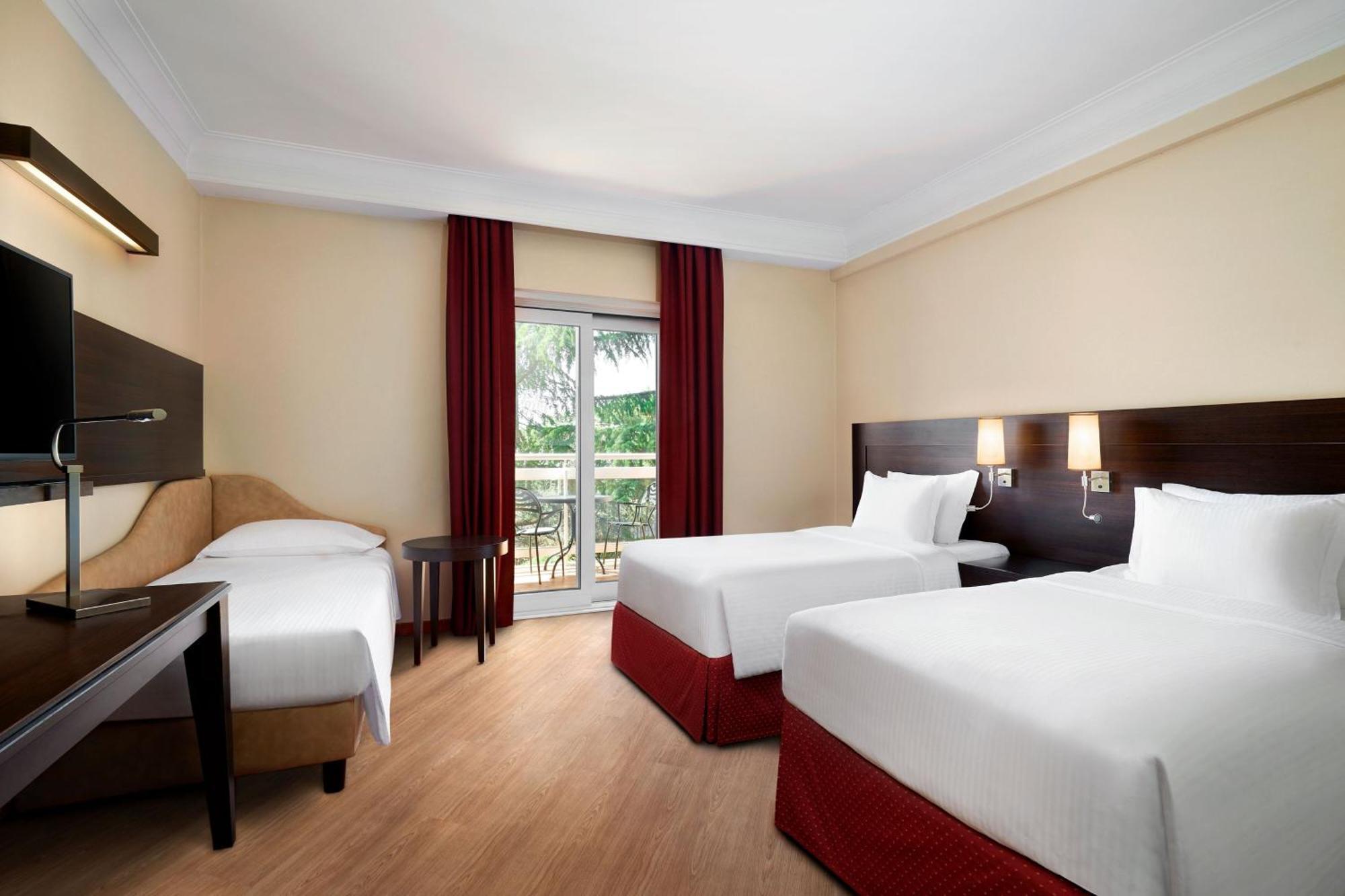 Guest room 2 Twin or Single Beds Sofa bed Balcony
