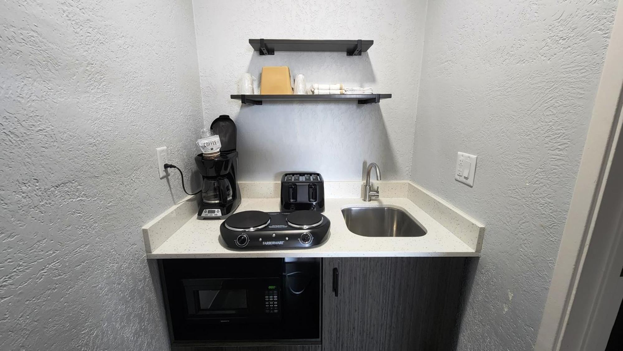 2 Full Beds | Non-Smoking, Kitchen