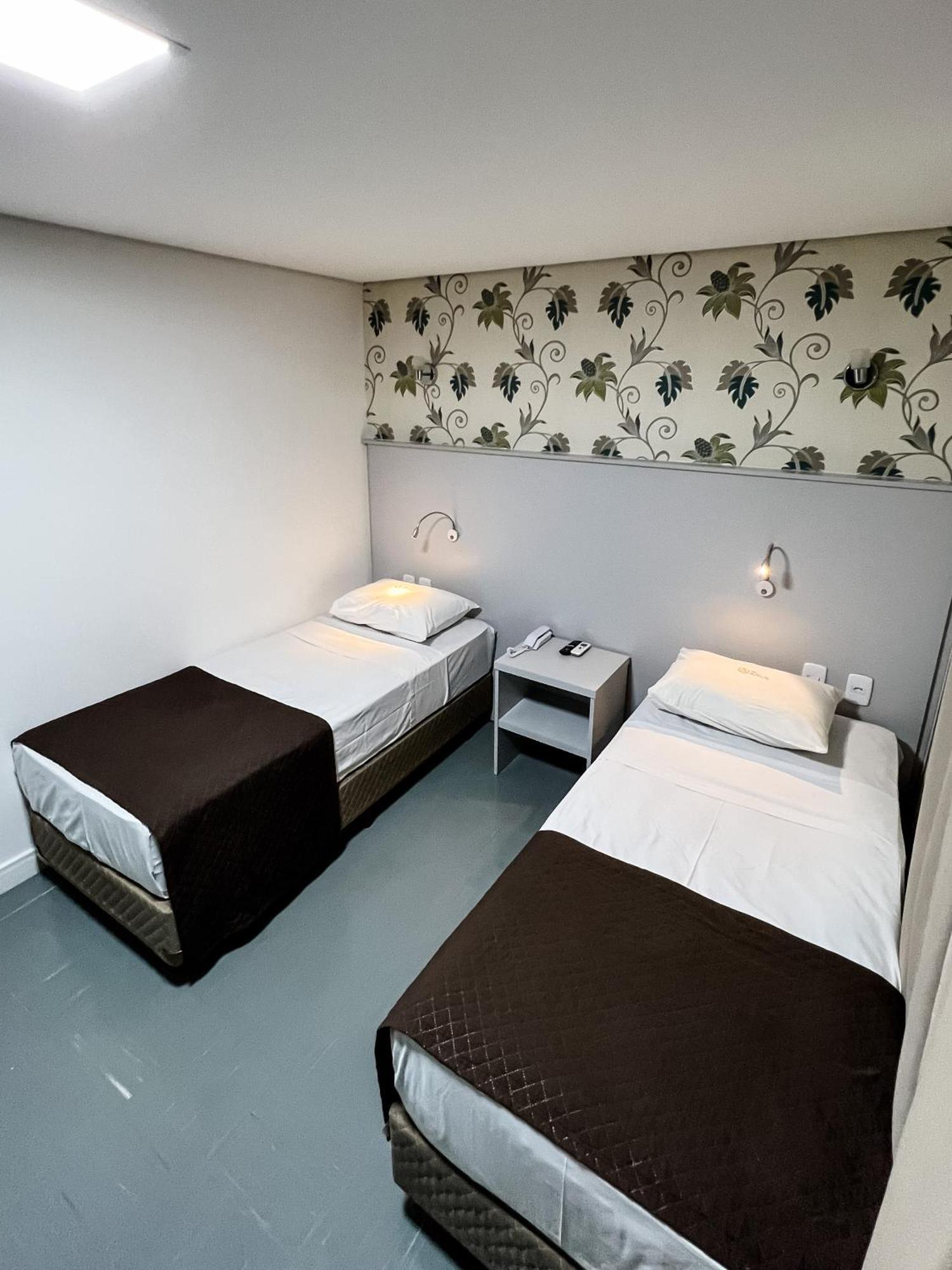 Standard Twin Room,1517902045:JPEG