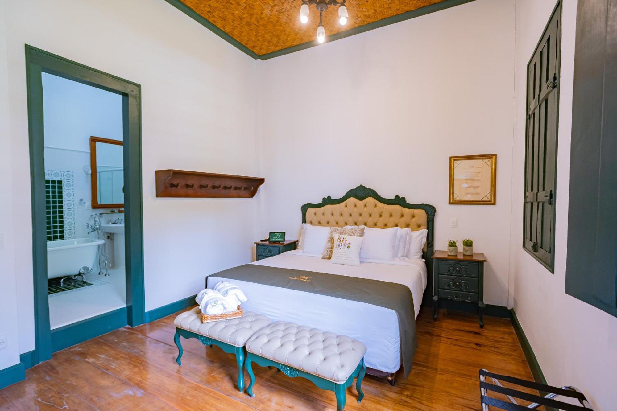Quarto Duplo Deluxe com Banheira