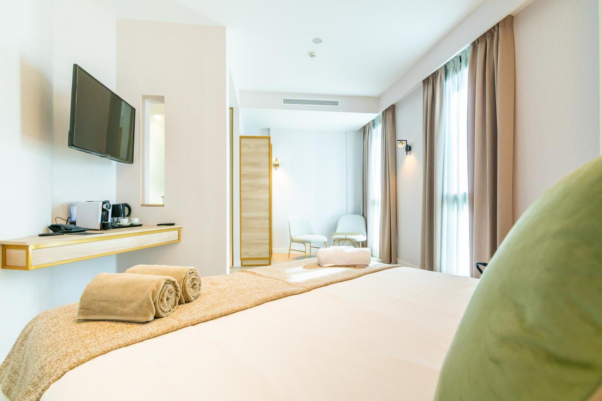 Superior King Room
