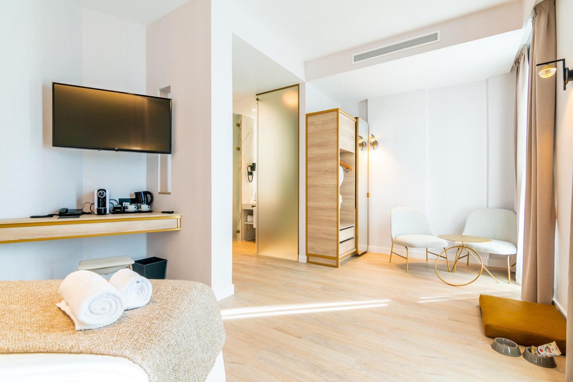 Superior King Room