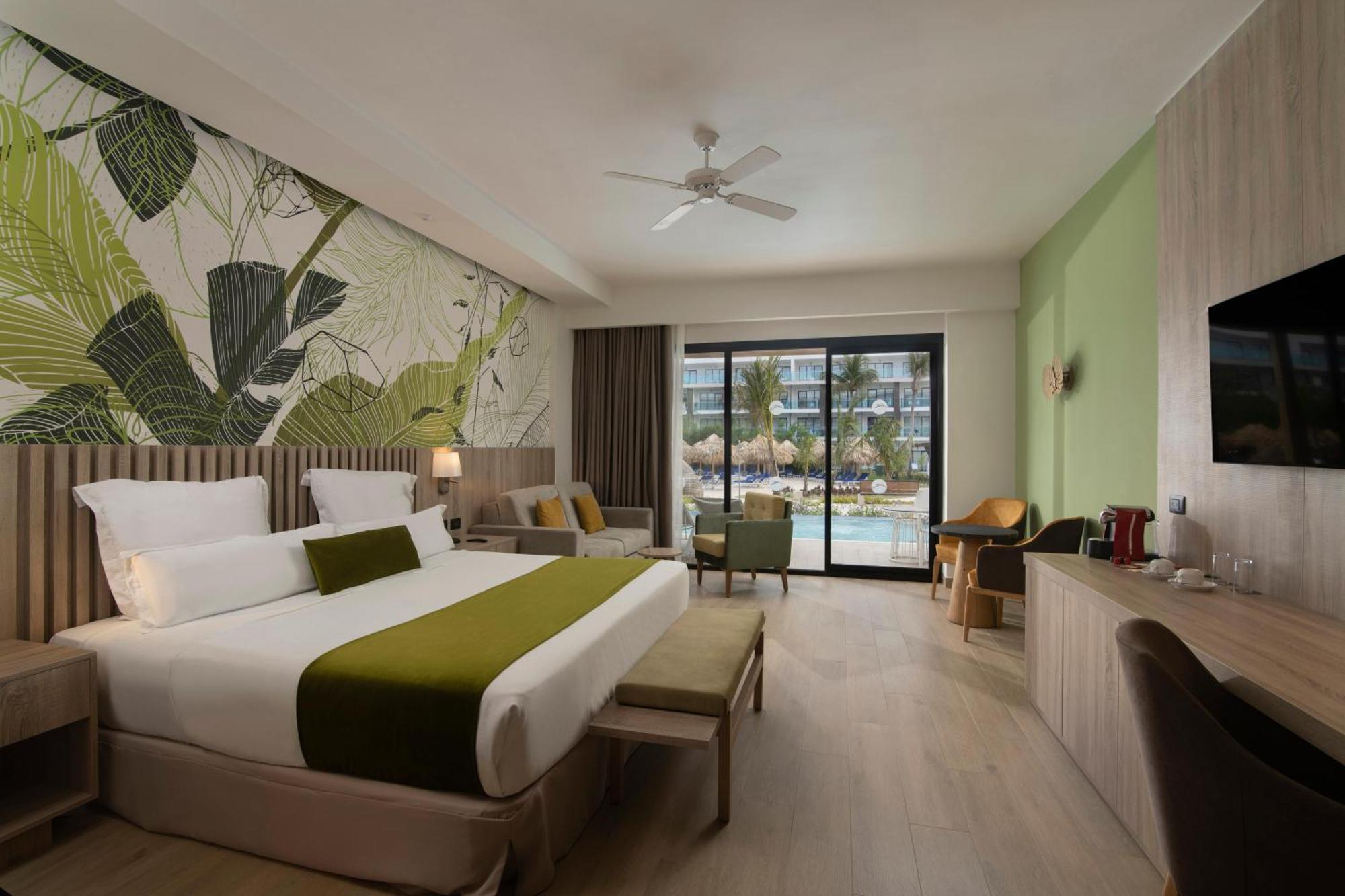 Junior Suite Swim Out Garden View