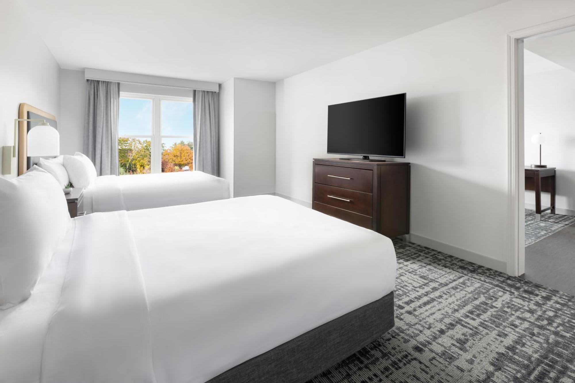 Two Bedroom Suite One King Two Queen Beds Non-Smoking