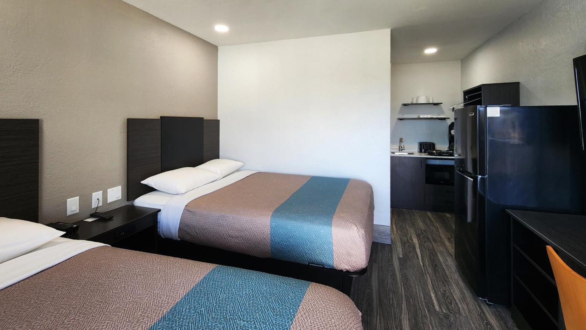 2 Full Beds | Non-Smoking Kitchen