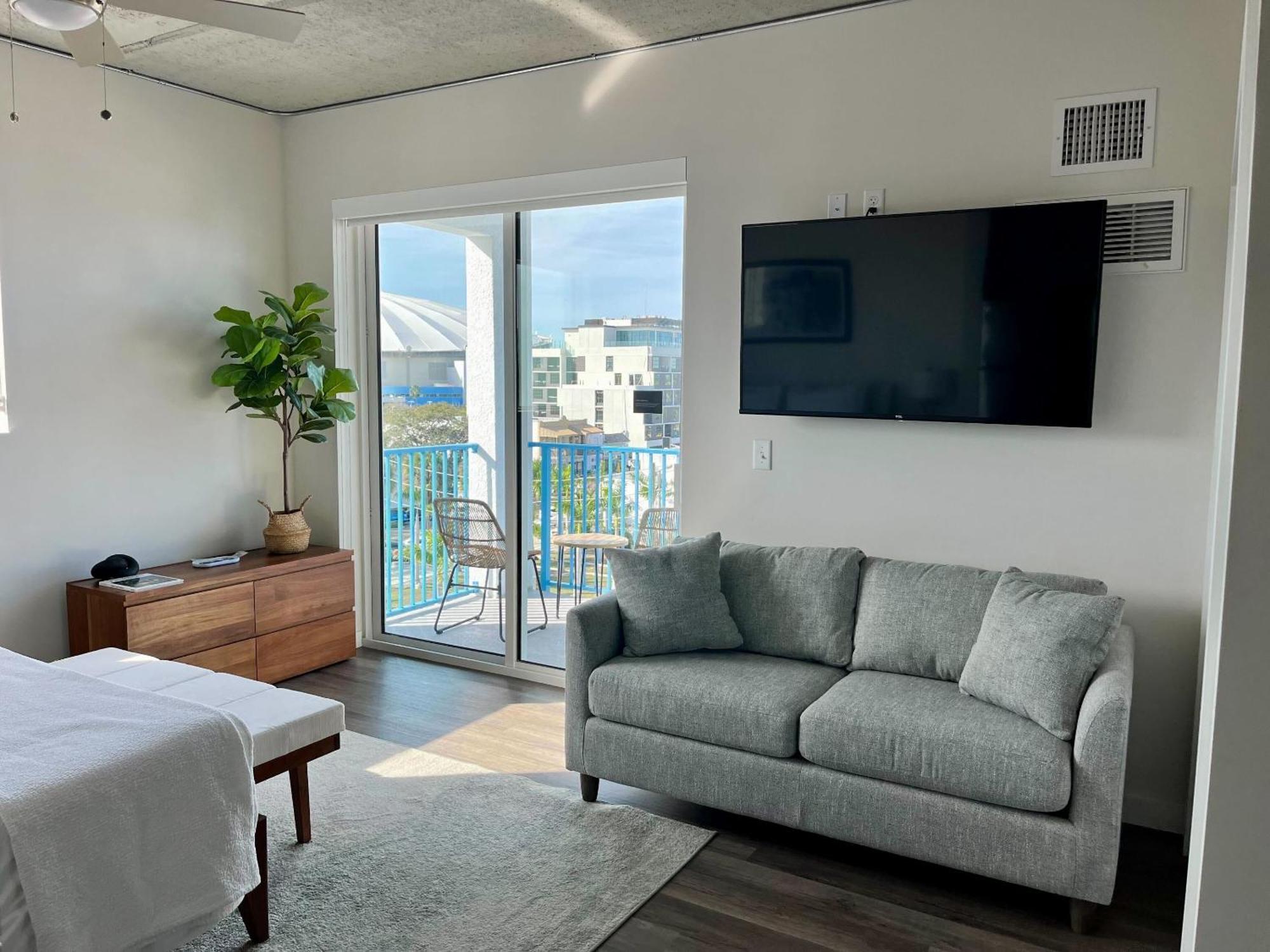 Premium Studio Suite Self Check Virtual Front Desk