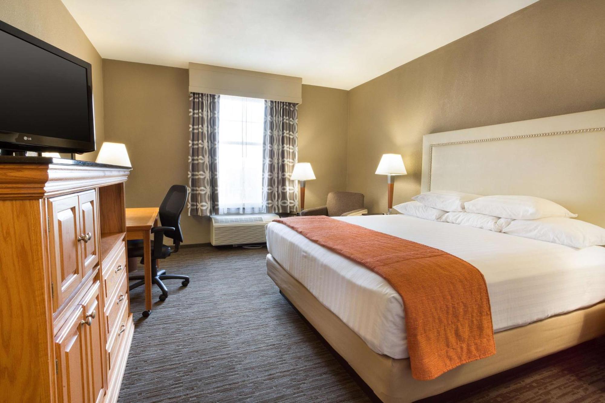 Deluxe King Room