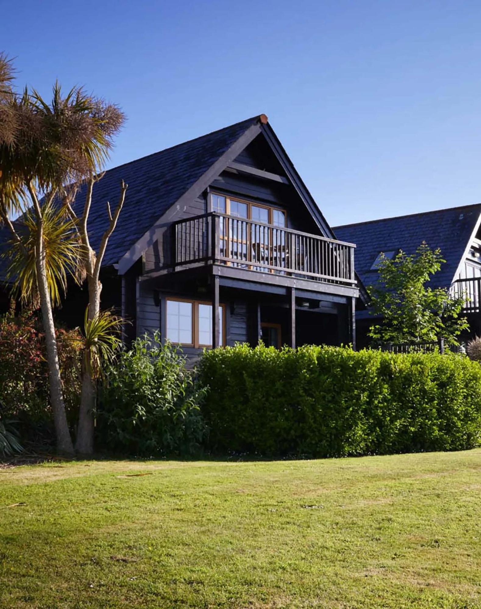 Scandinavian 3 Bedroom Lodge Dog Friendly