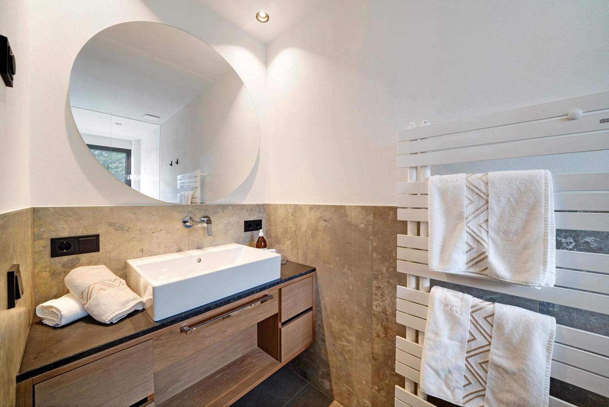 Studio Spa Bath