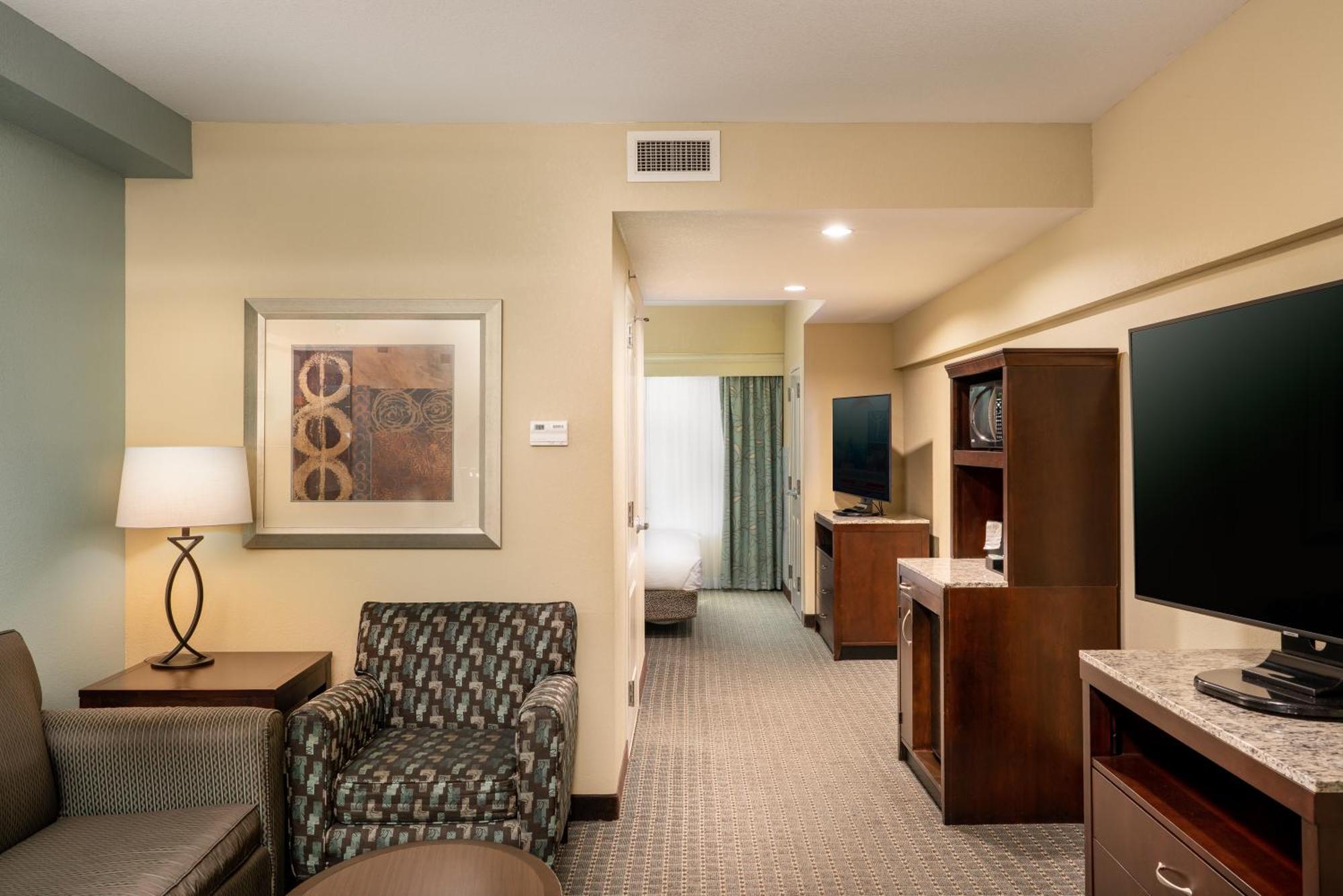 Deluxe King Suite