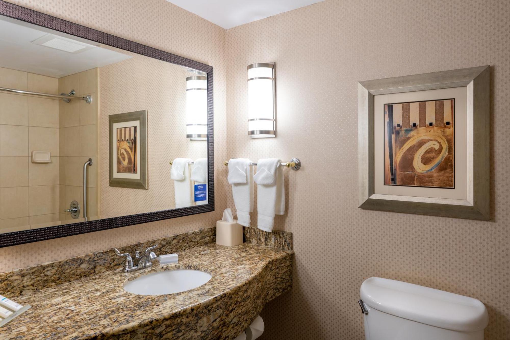 Queen Room with Two Queen Beds and Accessible Tub - Mobility Access