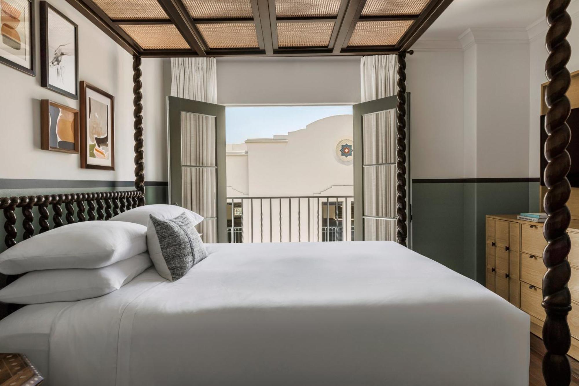 Premium King Room Juliet Balcony