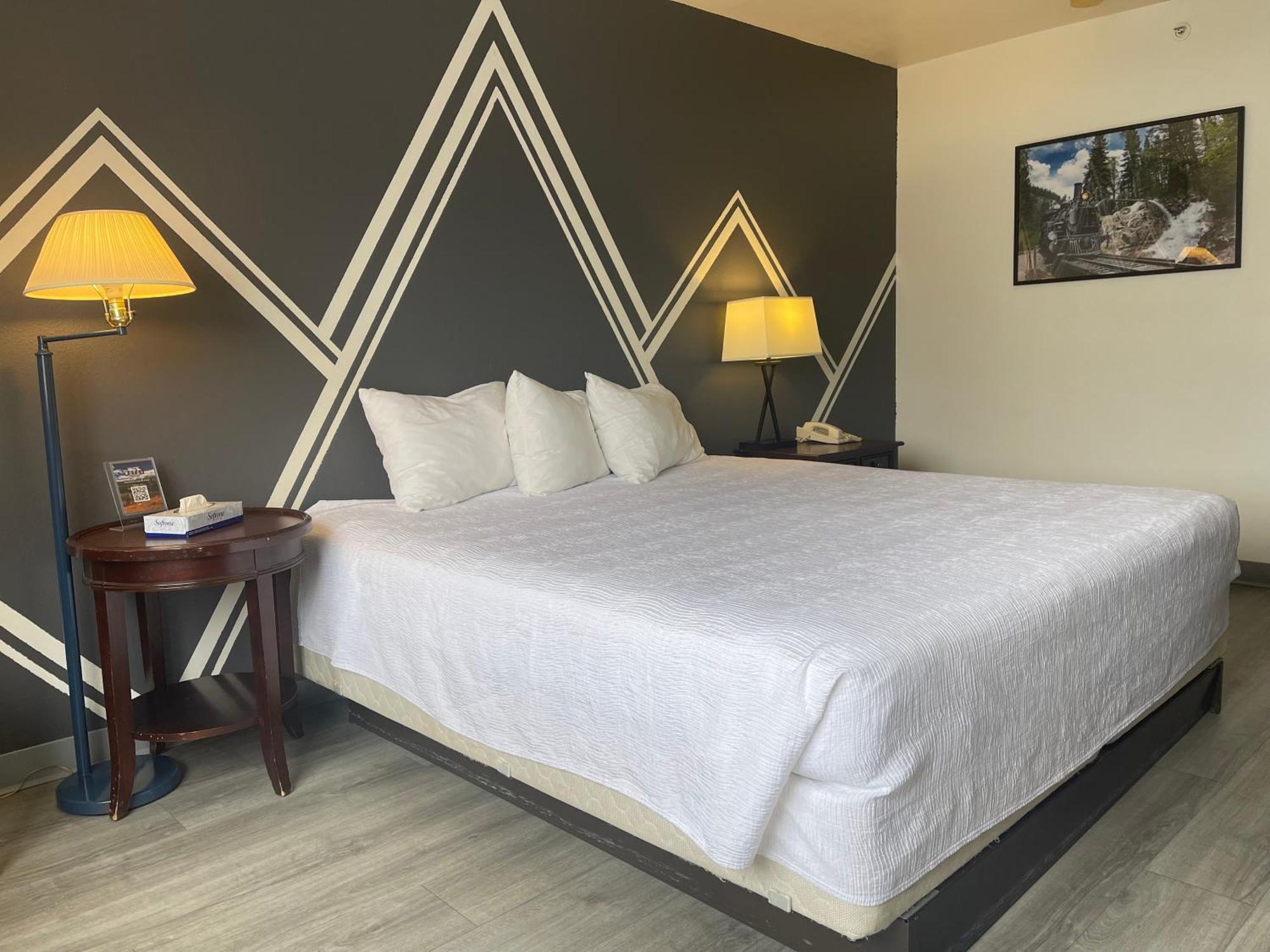 King Room,1554090181:JPEG