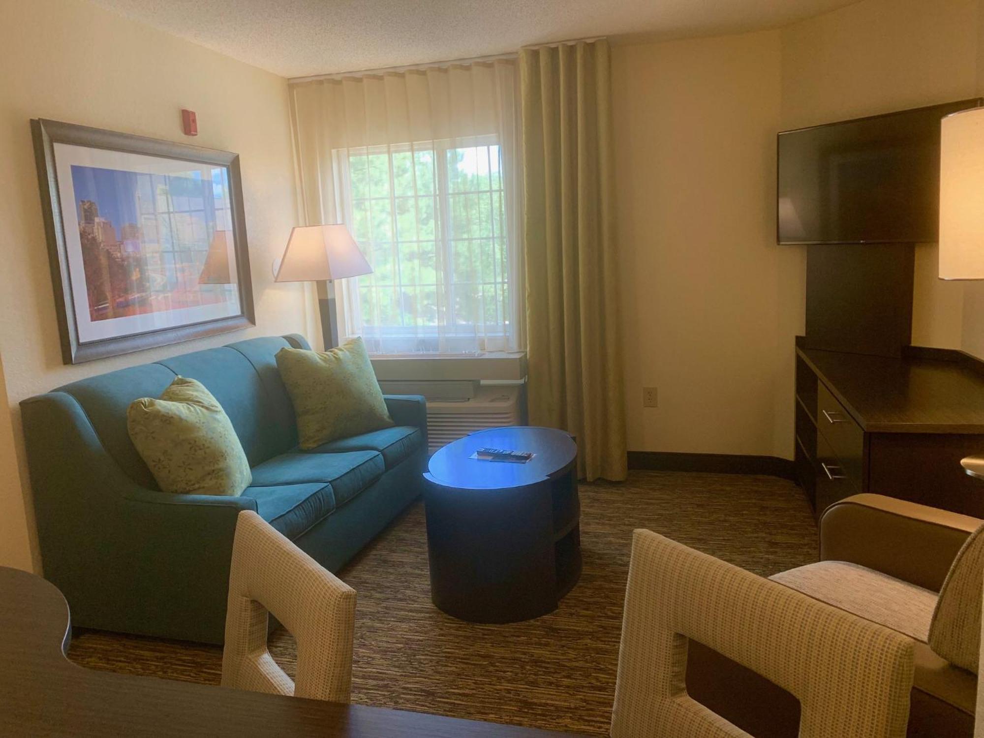 One Bedroom Suite One Queen Bed