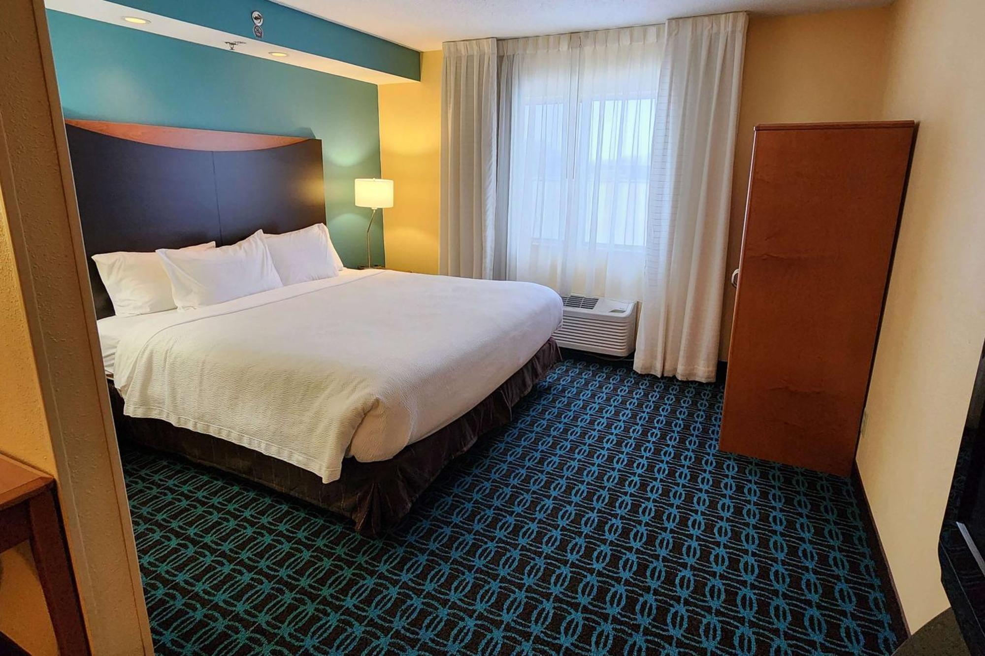 King Room Roll Shower Mobility Access or Non-Smoking