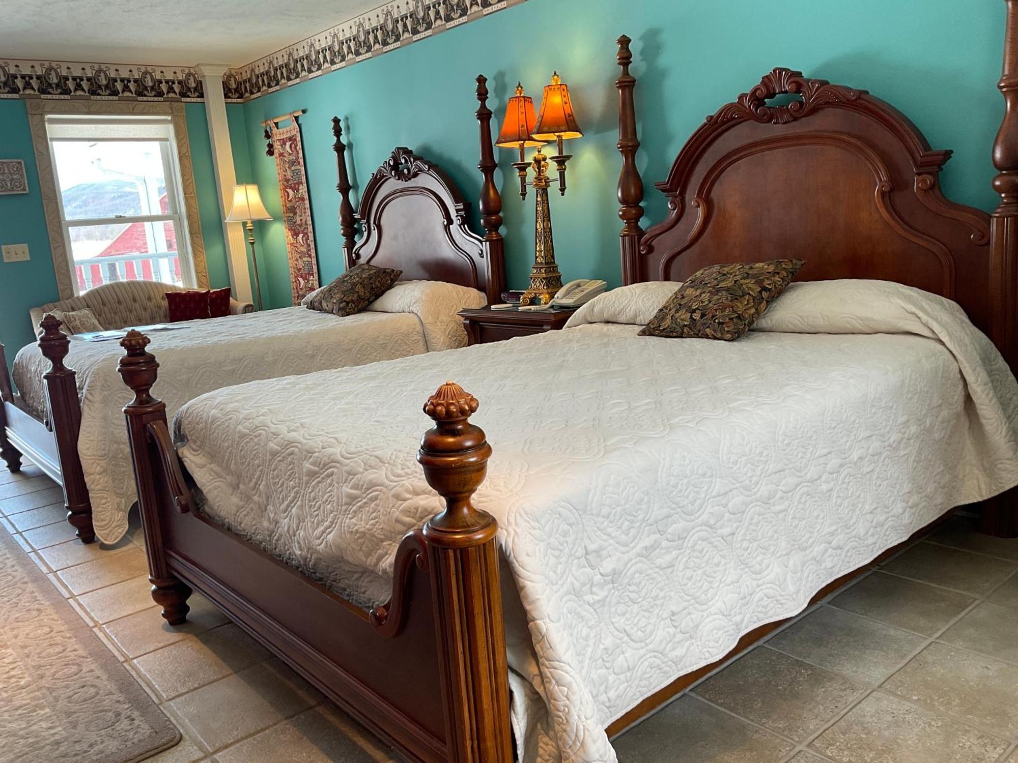 Deluxe Queen Room