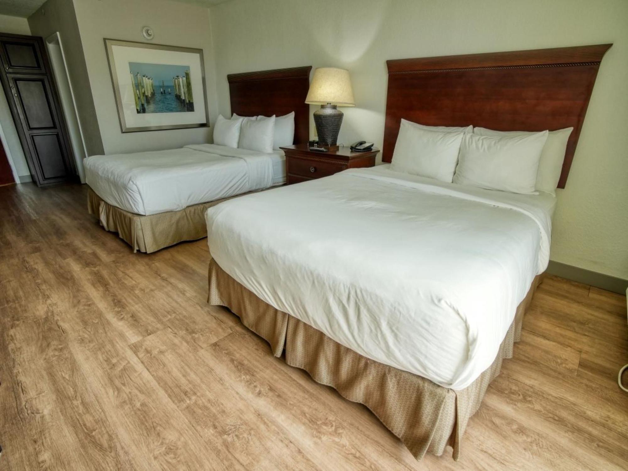 Queen Room Two Queen Beds Marina View Non-Smoking