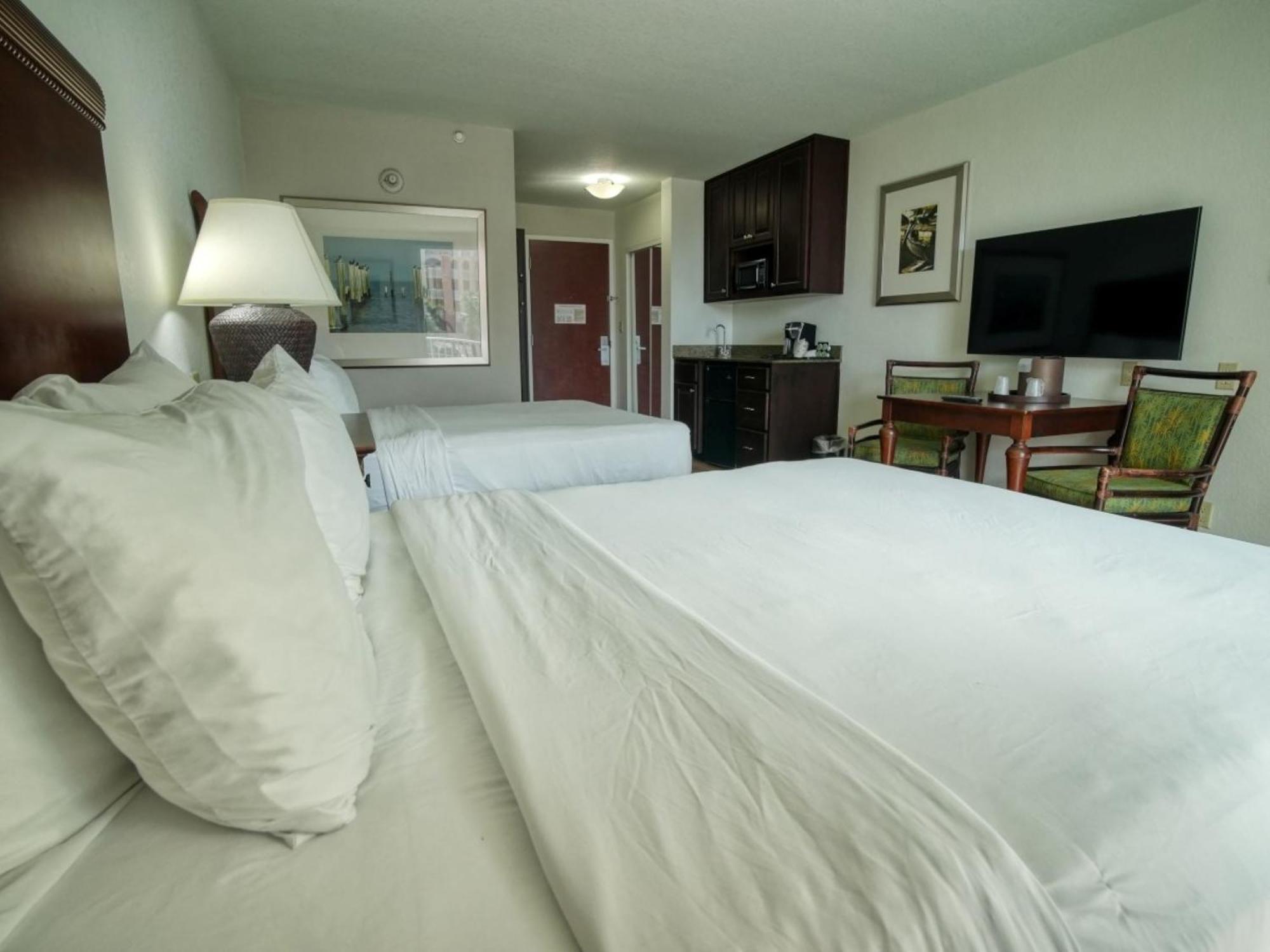 Queen Room Two Queen Beds Marina View Non-Smoking