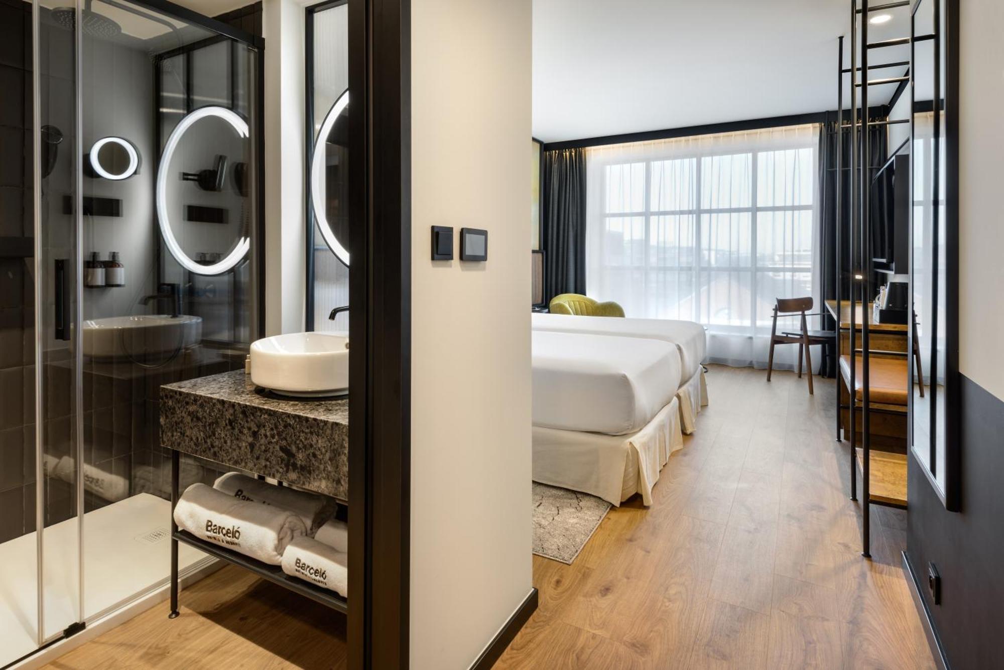 Deluxe Double or Twin Room View