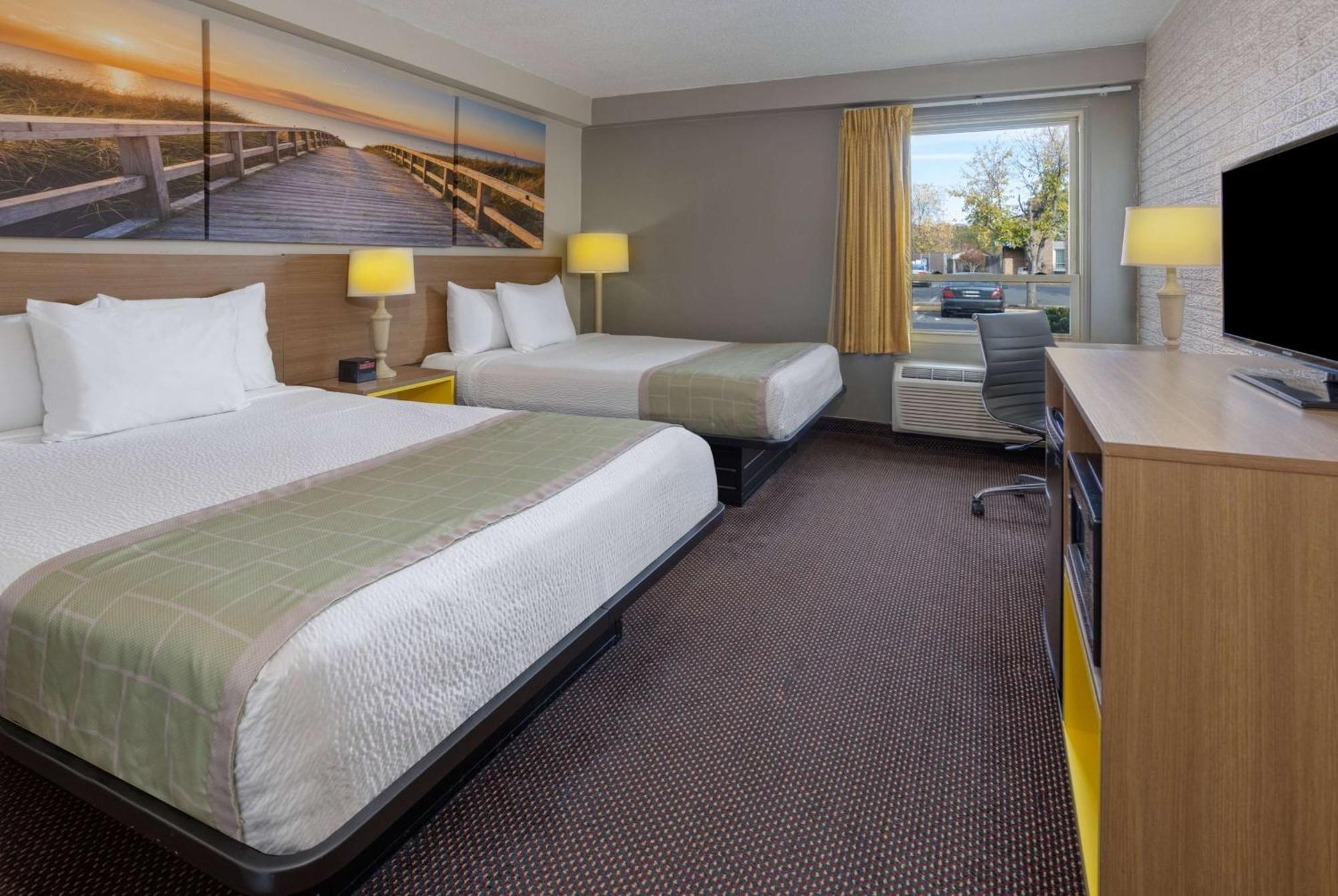 2 Double Beds, Deluxe Room, Non-Smoking