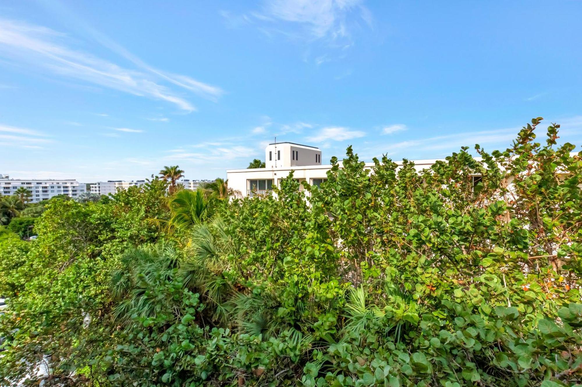 Guest room, 2 Queen, Garden view