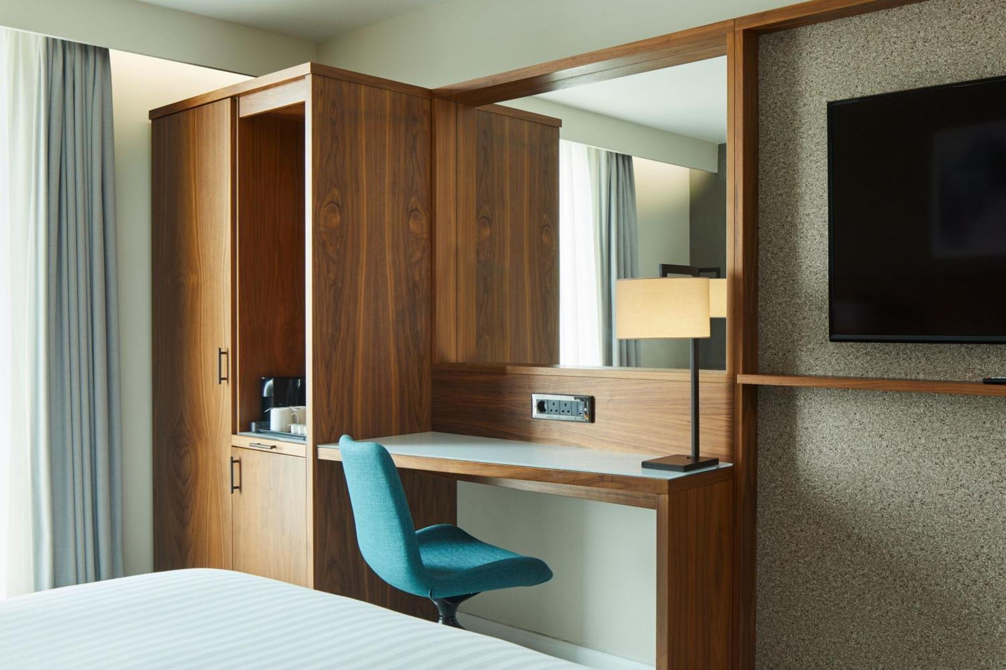 Premium King Guest room 1 King